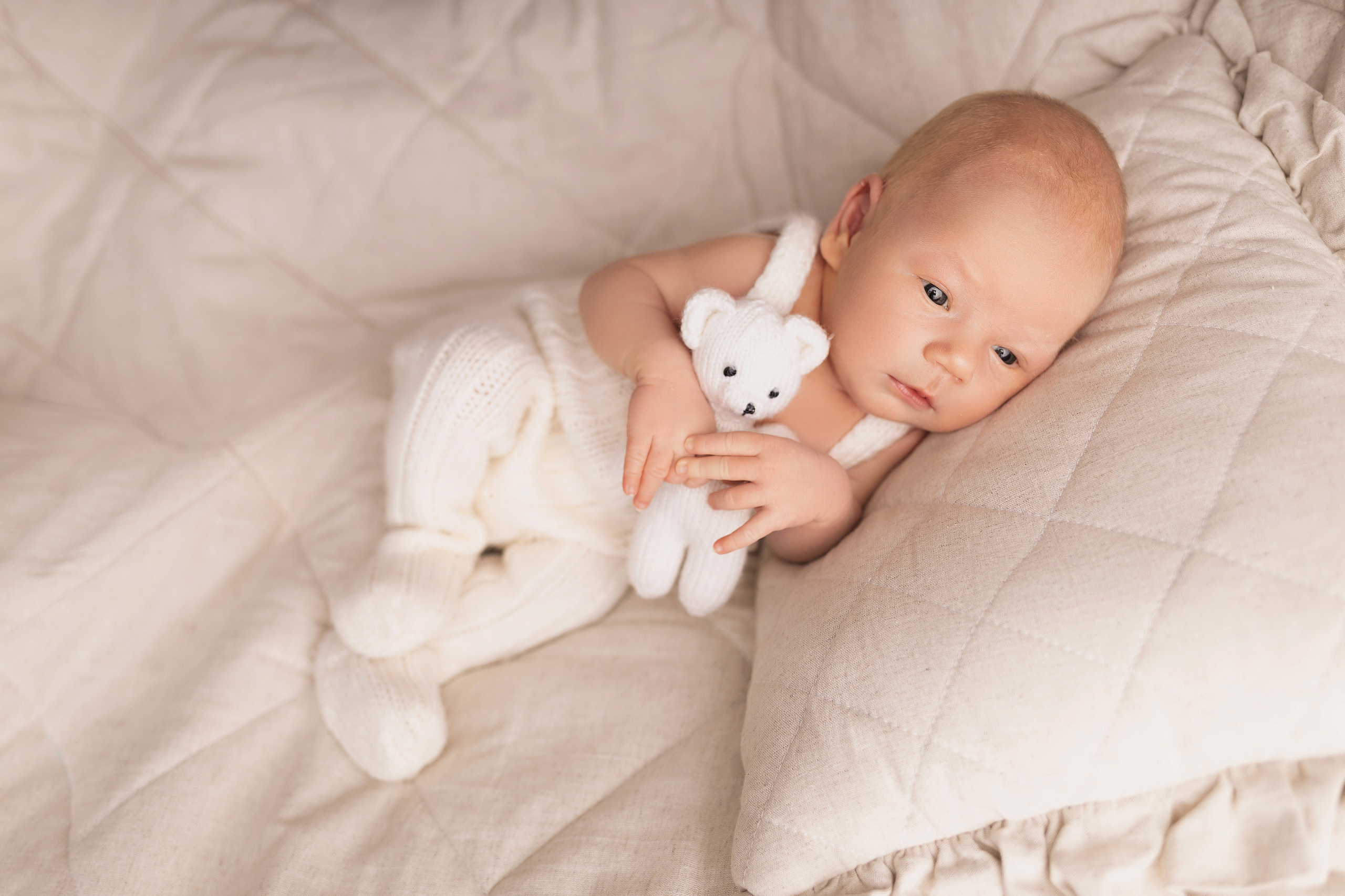 Newborn съемка в стиле Лайф. Фотограф новорожденных малышей в Омске и Омской области Эльвира Камаева