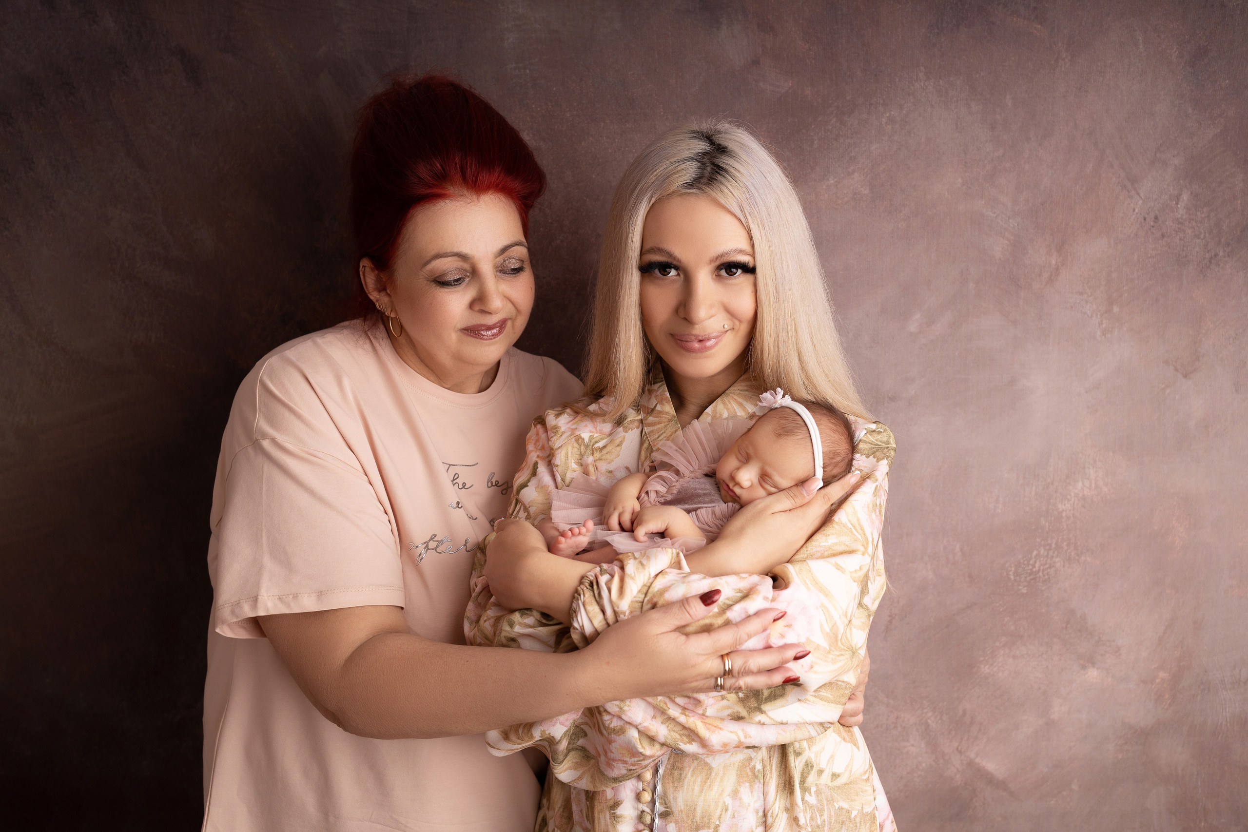 Семейные кадры от Elvira Kamaeva. Фотограф новорожденных малышей в Омске и Омской области Эльвира Камаева