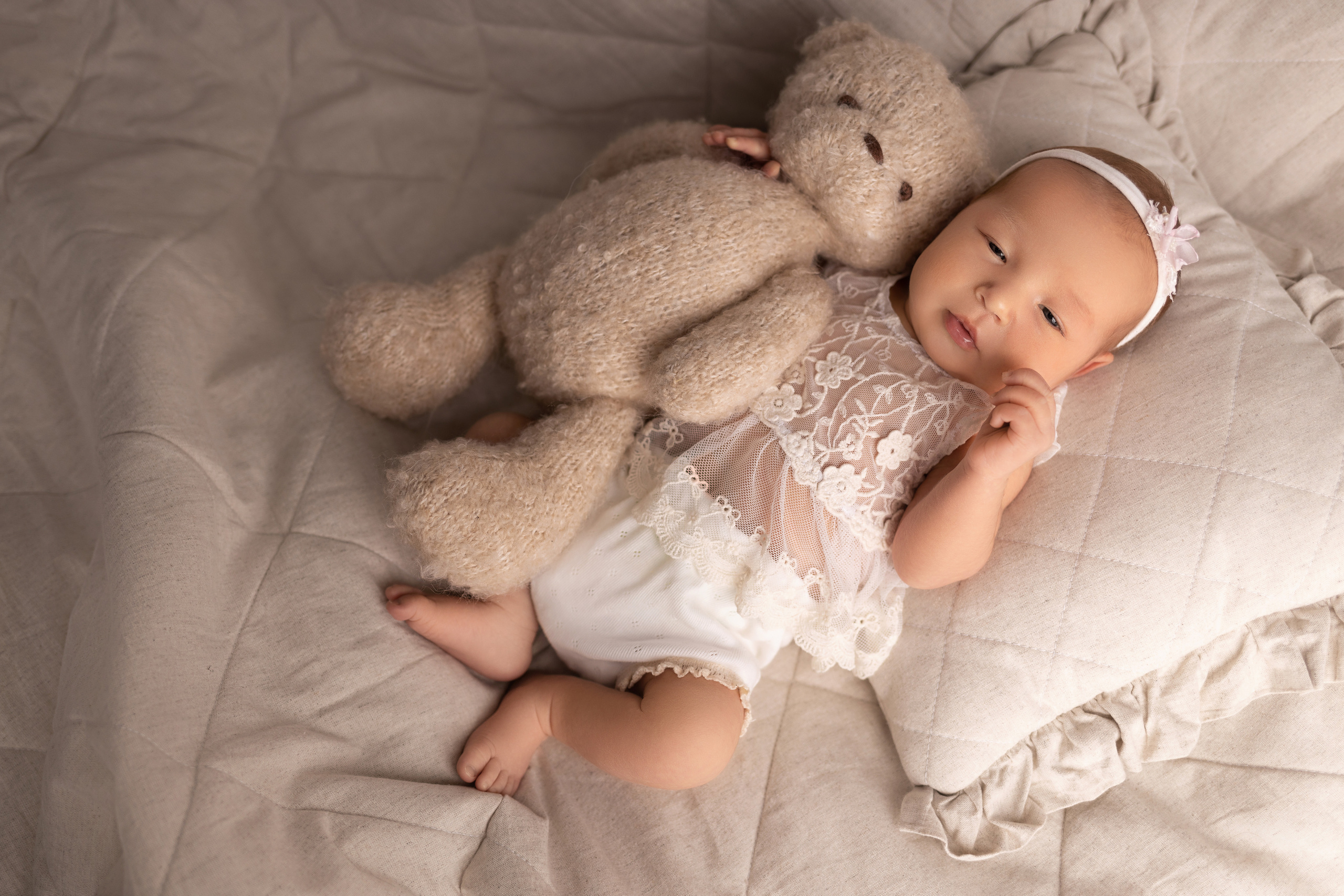 Newborn съемка в стиле Лайф. Фотограф новорожденных малышей в Омске и Омской области Эльвира Камаева