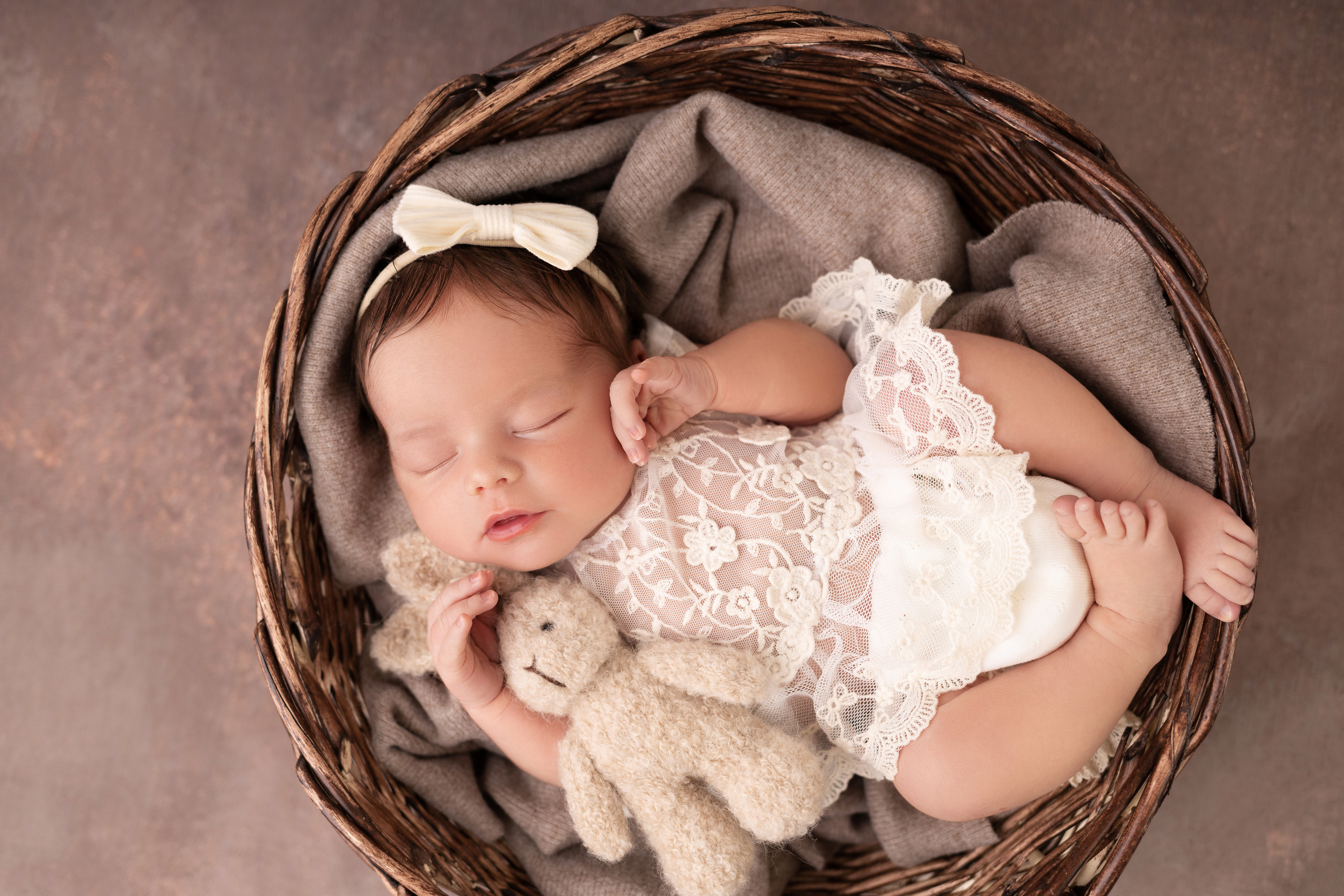 Классическая фотосессия малыша. Фотограф новорожденных малышей в Омске и Омской области Эльвира Камаева