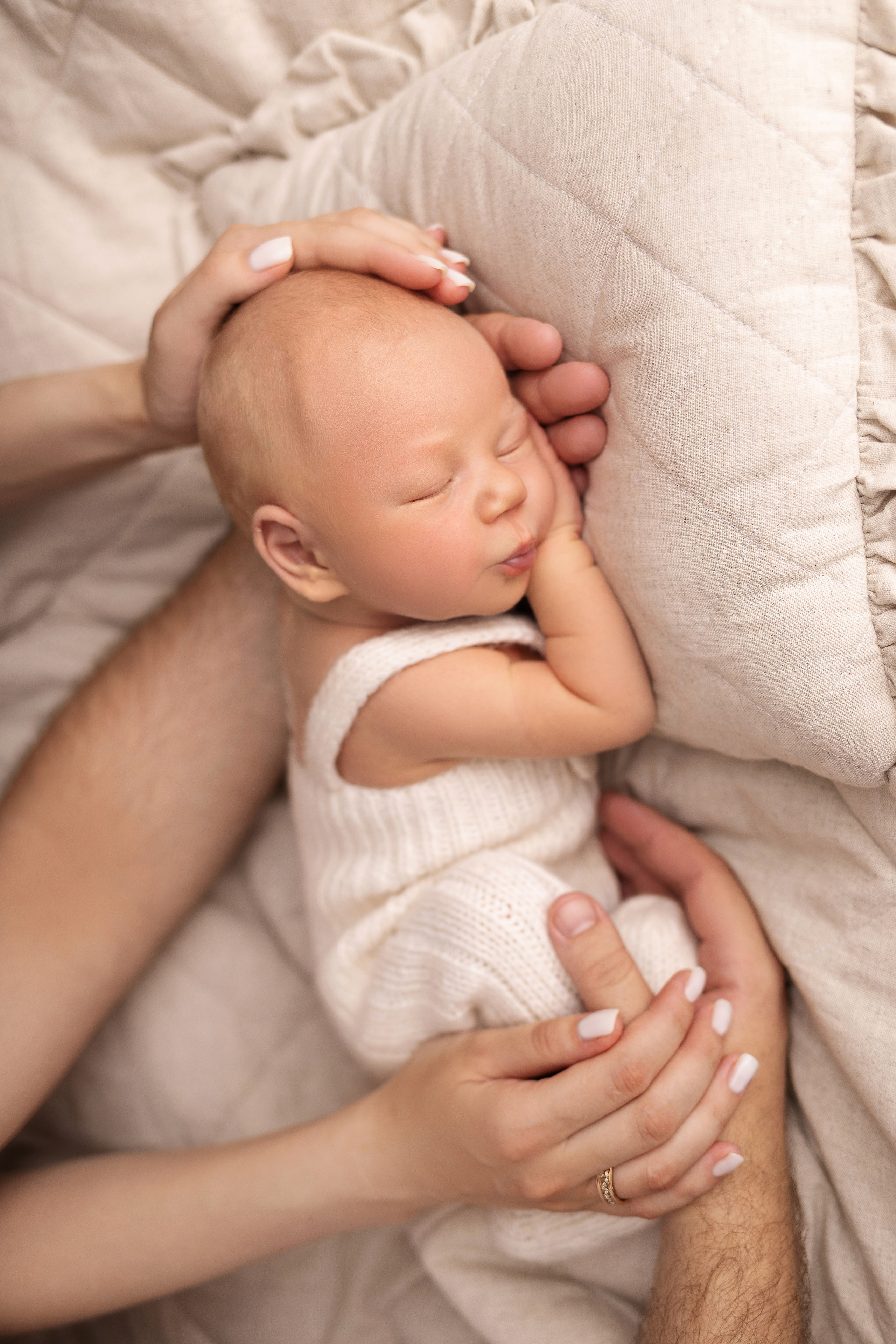 Newborn съемка в стиле Лайф. Фотограф новорожденных малышей в Омске и Омской области Эльвира Камаева