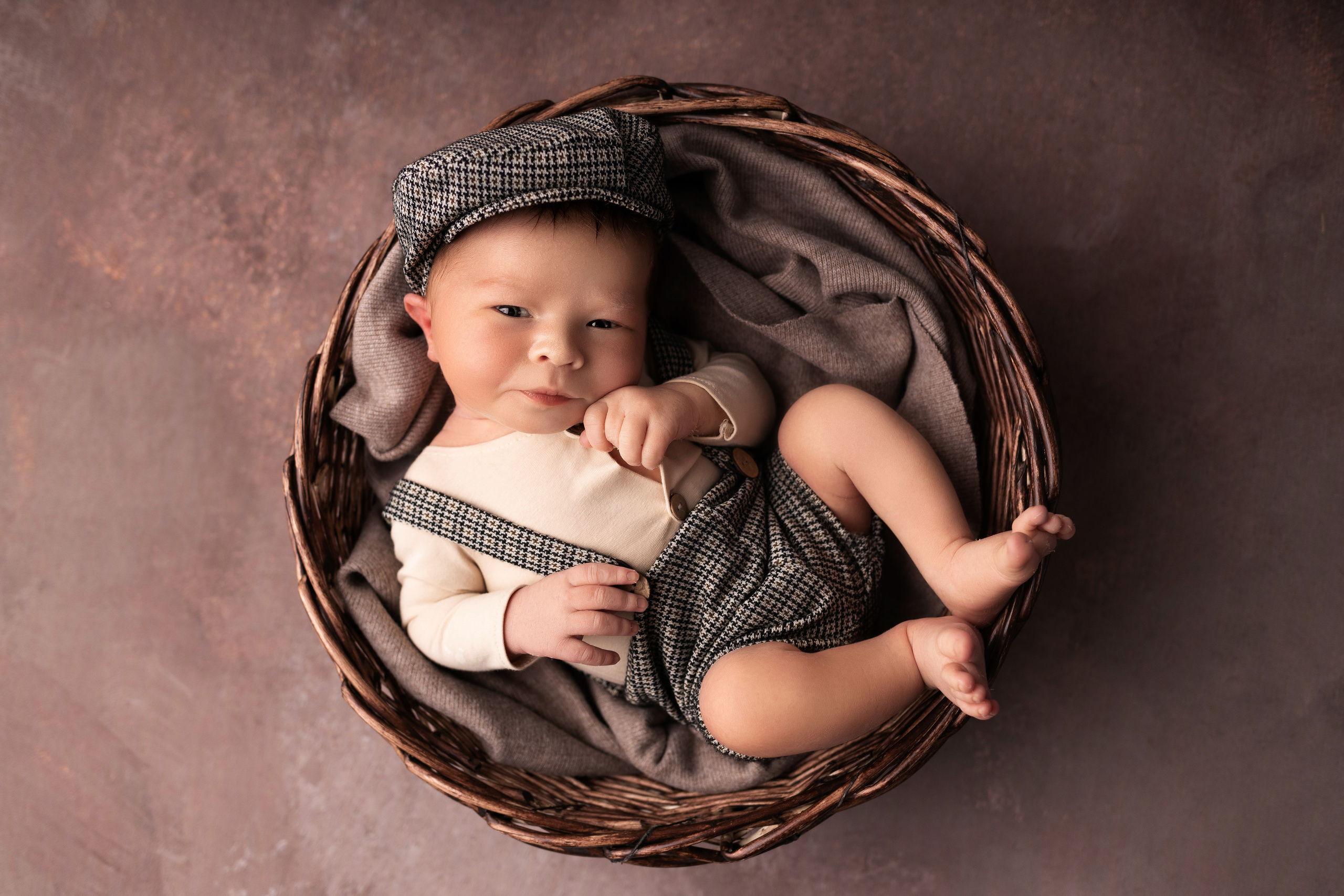 Классическая фотосессия малыша. Фотограф новорожденных малышей в Омске и Омской области Эльвира Камаева