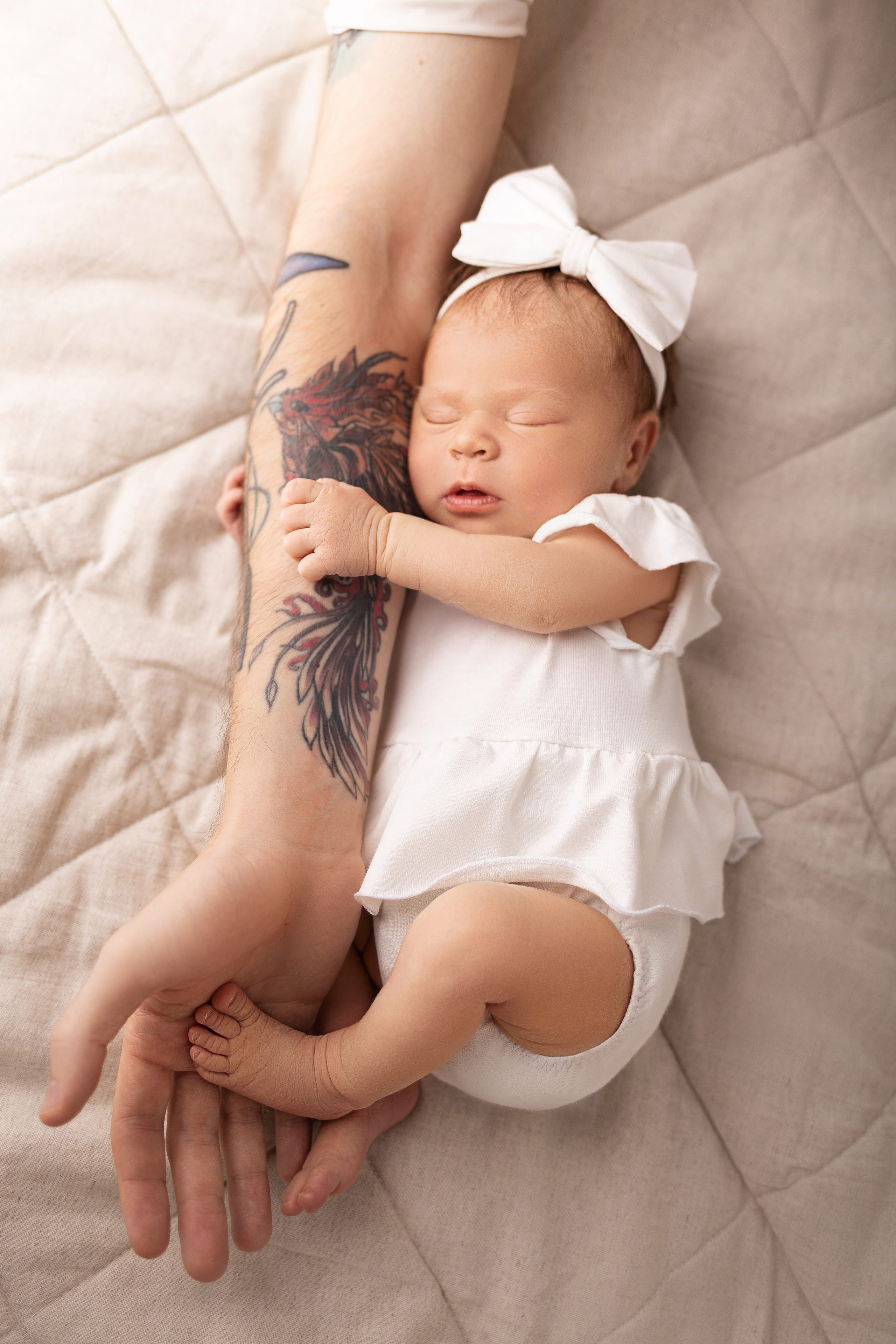 Newborn съемка в стиле Лайф. Фотограф новорожденных малышей в Омске и Омской области Эльвира Камаева