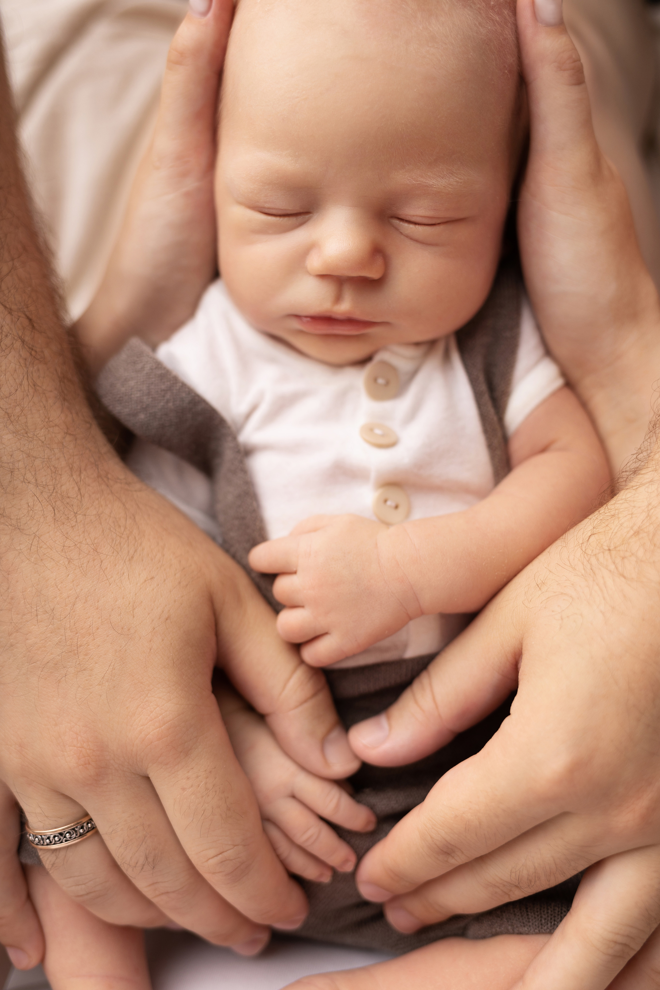 Newborn съемка в стиле Лайф. Фотограф новорожденных малышей в Омске и Омской области Эльвира Камаева