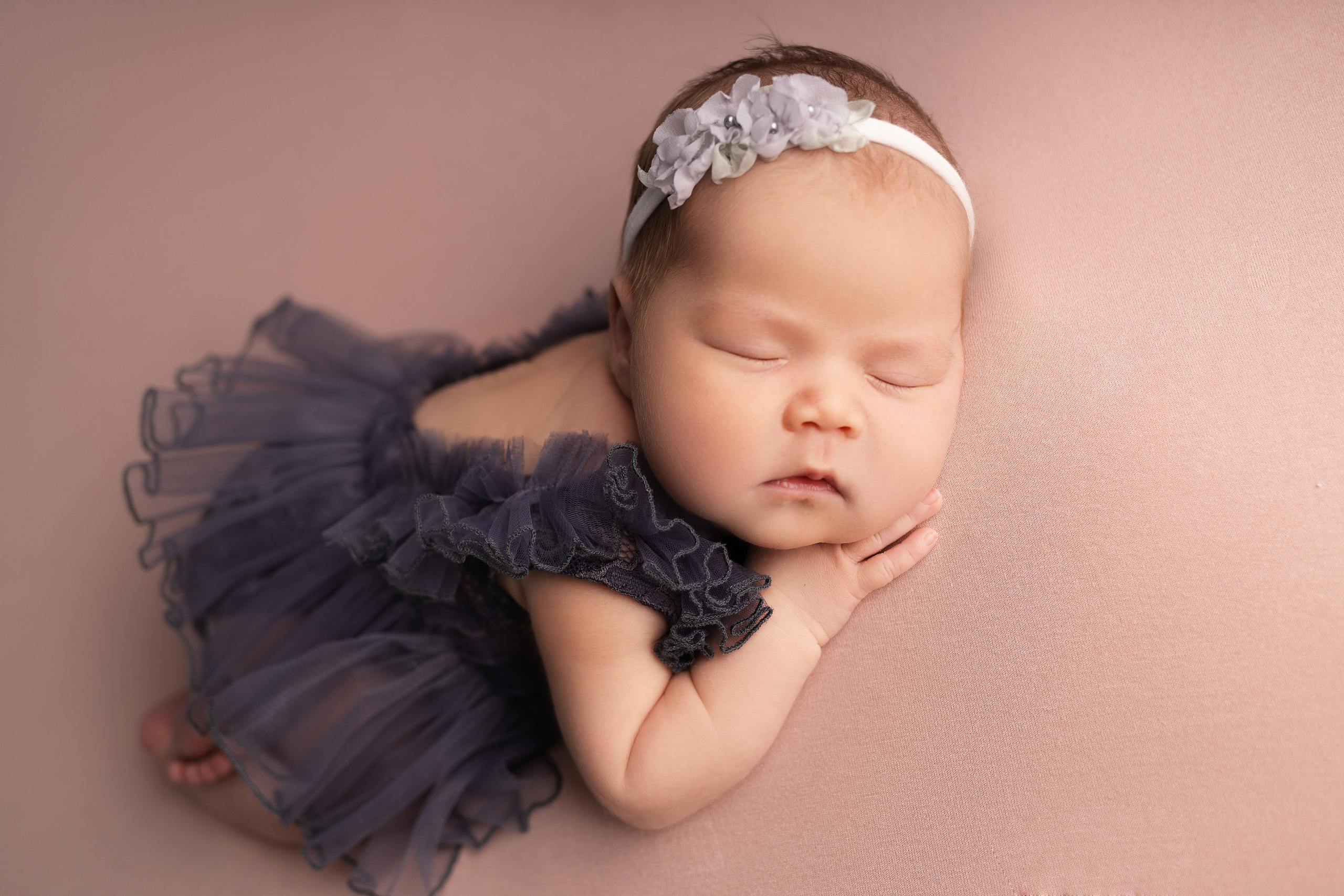Классическая фотосессия малыша. Фотограф новорожденных малышей в Омске и Омской области Эльвира Камаева