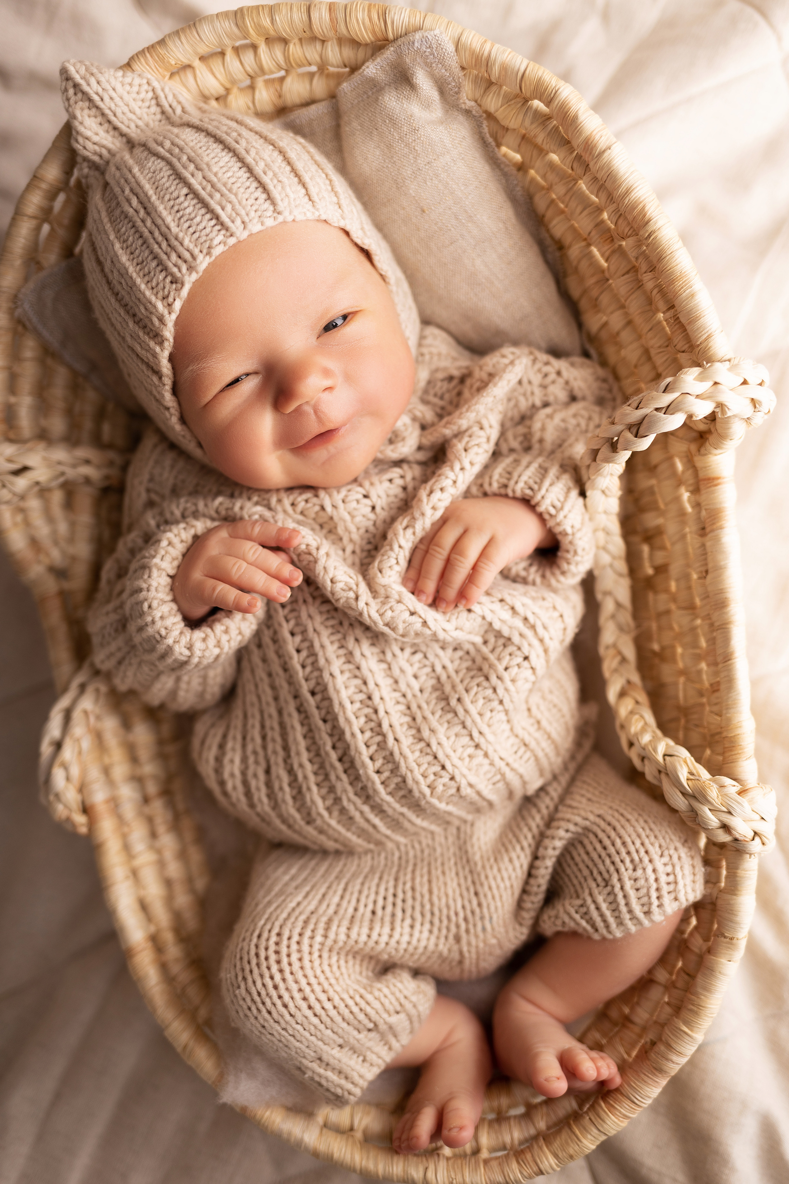 Newborn съемка в стиле Лайф. Фотограф новорожденных малышей в Омске и Омской области Эльвира Камаева