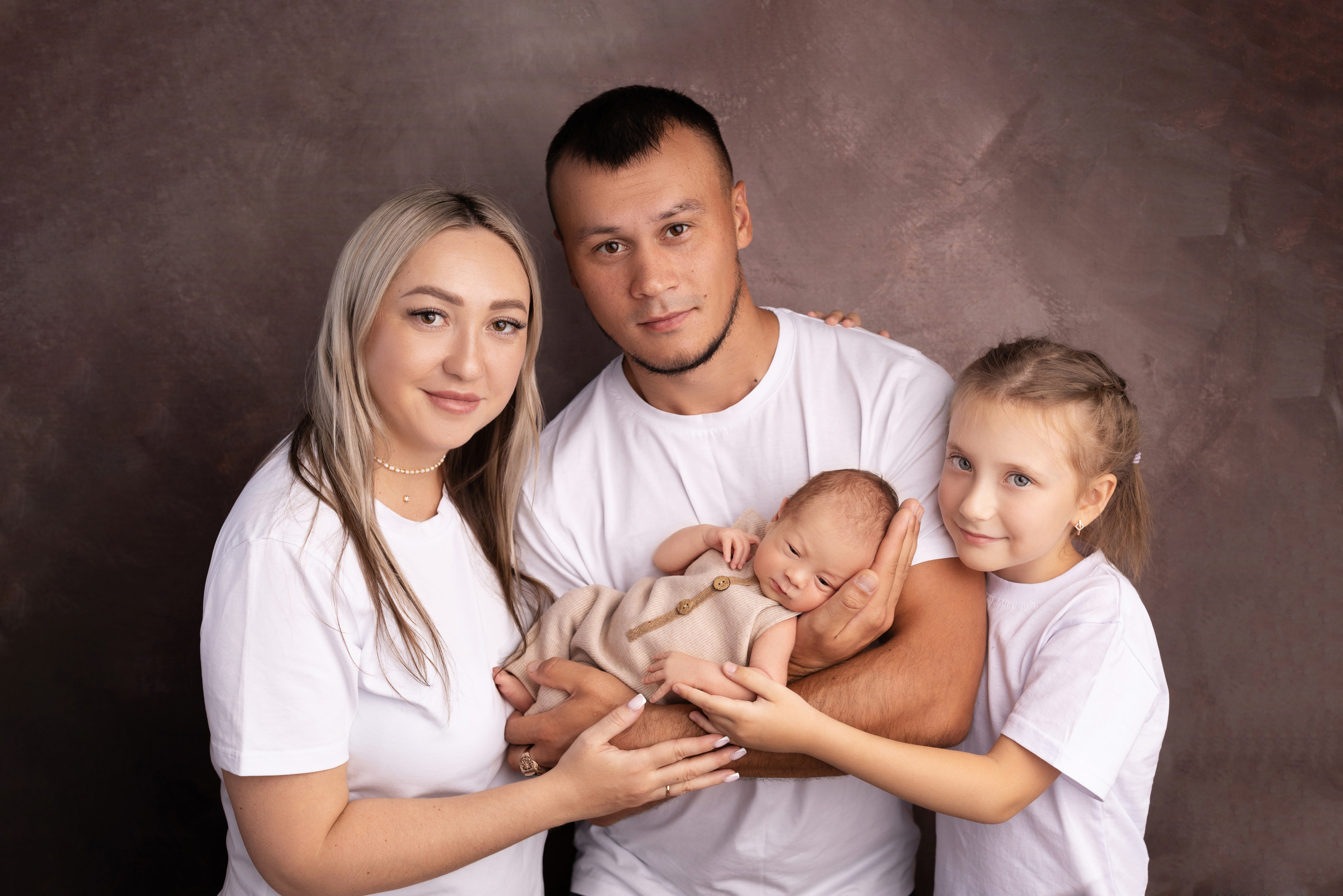 Семейные кадры от Elvira Kamaeva. Фотограф новорожденных малышей в Омске и Омской области Эльвира Камаева