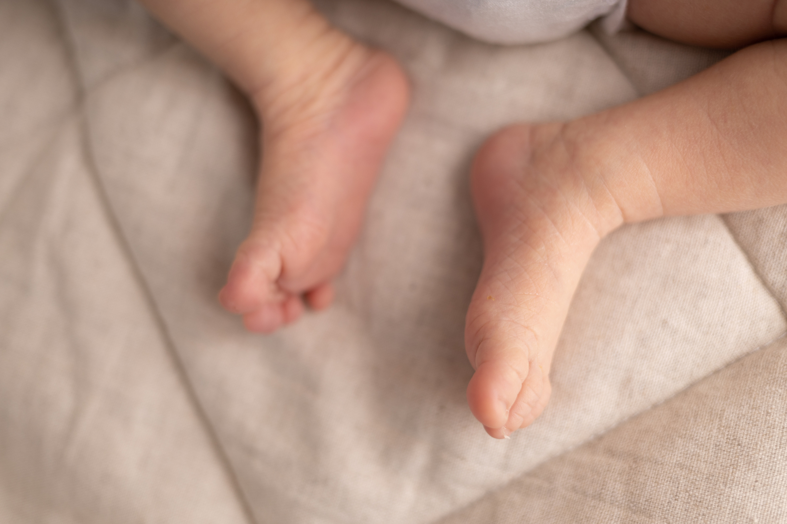 Newborn съемка в стиле Лайф. Фотограф новорожденных малышей в Омске и Омской области Эльвира Камаева