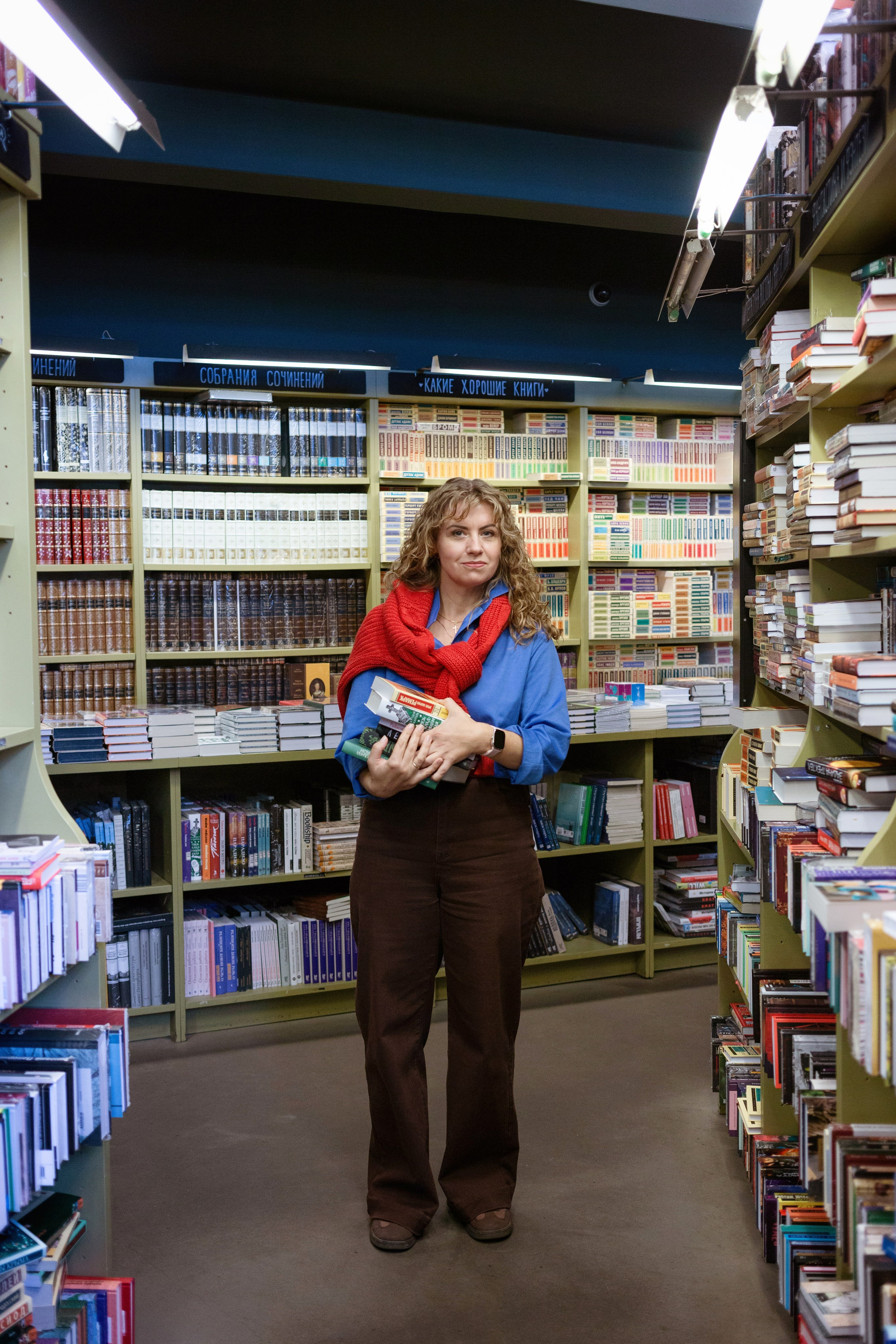 Фотосессия в СПб и книжном магазине Подписные издания. Портретные фотосессии, контент-съемки, репортаж