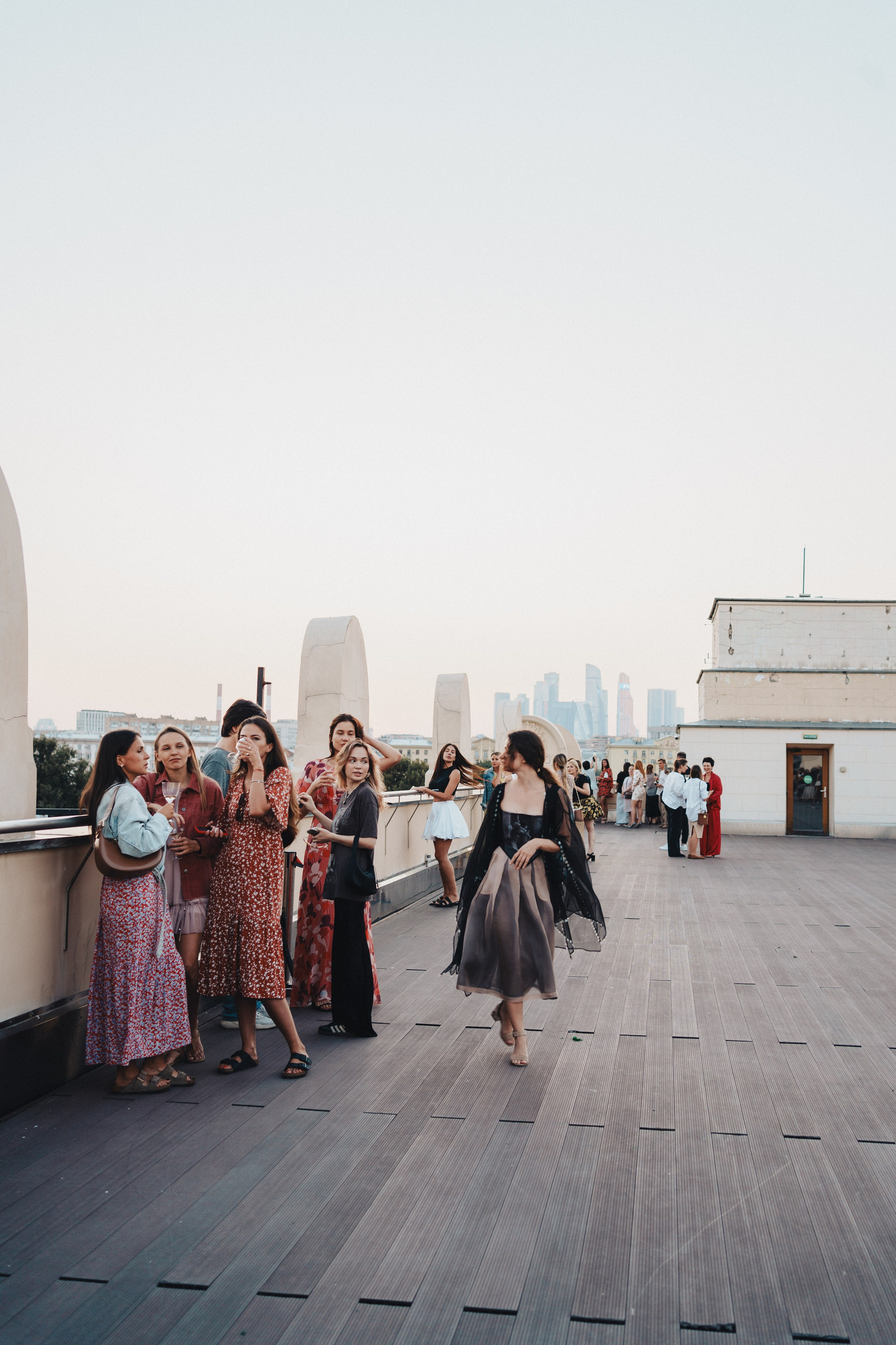 Выставка на крыше Парка Горького. Семейный и детский фотограф и видеограф в Москве, Серпухове и Тарусе Валерия Сорокина