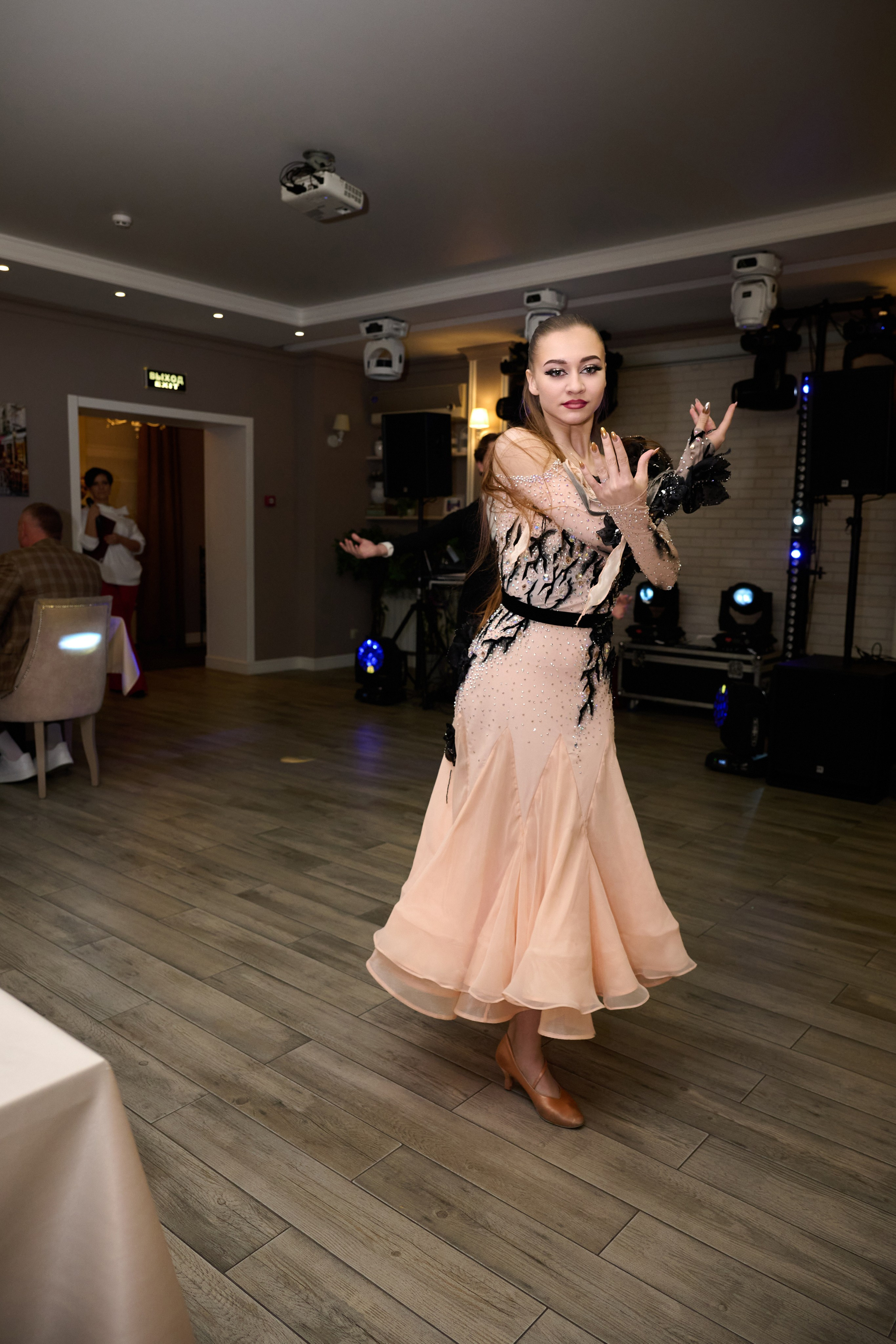 Фотосъемка юбилея Валентины. Профессиональный фотограф Старый Оскол, Губкин — свадьба, венчание, крещение, юбилей и день рождения