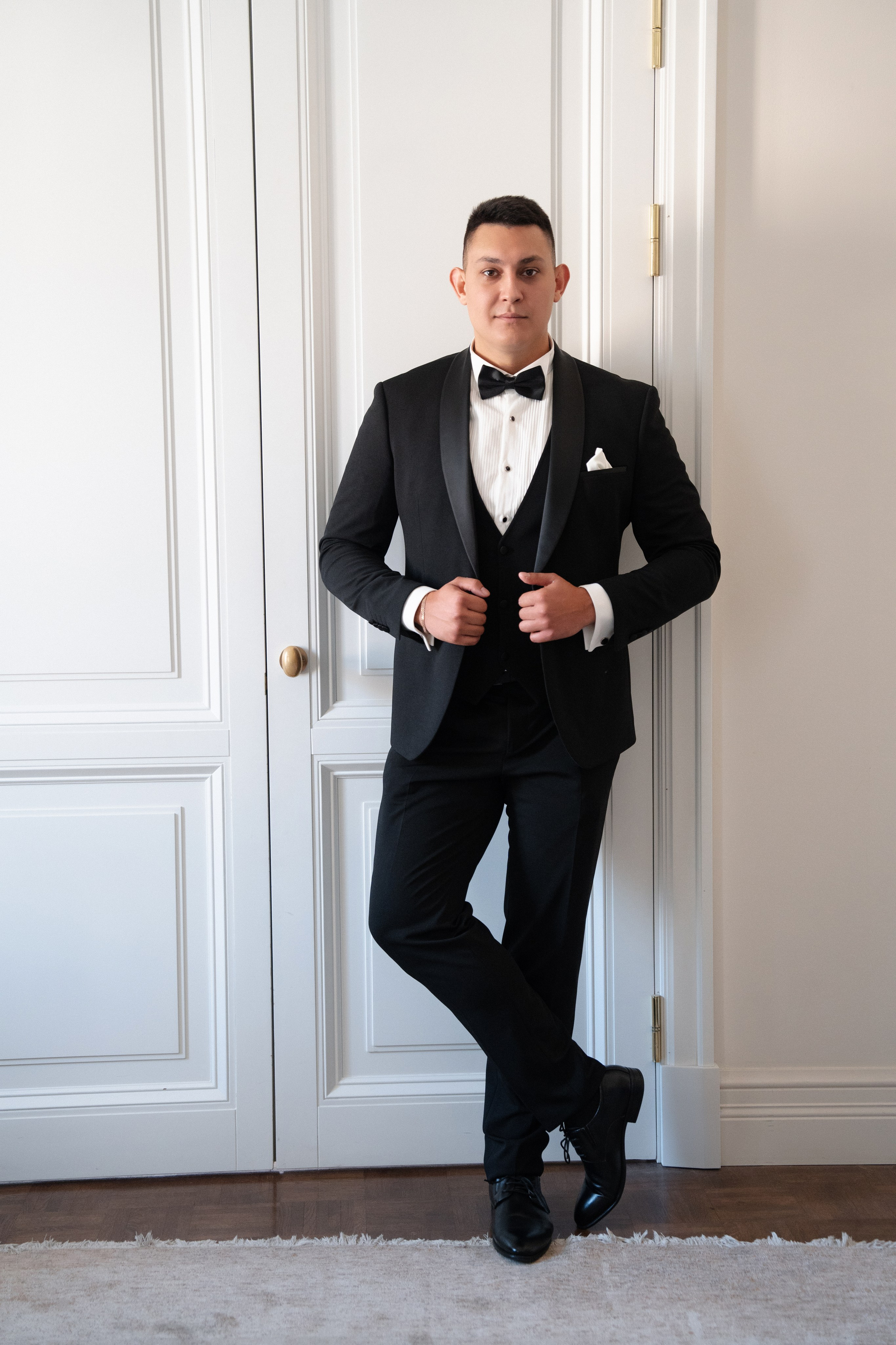 Виктория & Роман. Камерная городская свадьба в видовом ресторане в стиле современная классика. Свадебный фотограф организатор в Санкт-Петербурге Ассоль Опарина