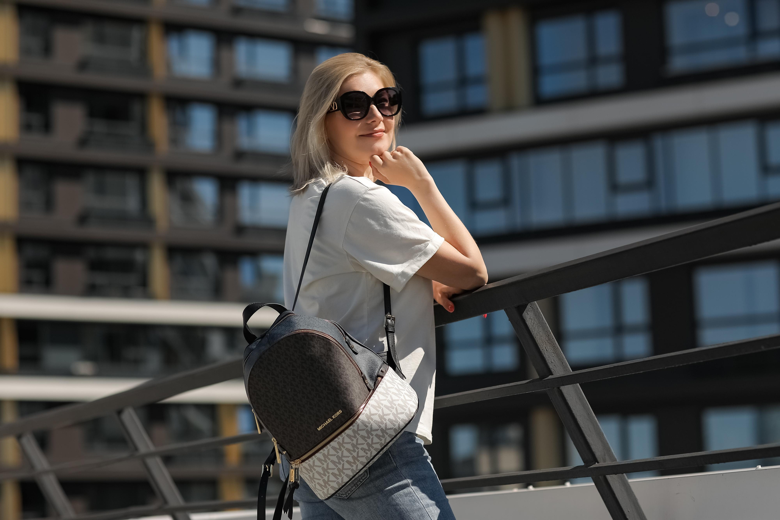 Фотопрогулка с Олей в Клевер парк. Фотограф Екатеринбург Московкина Юлия