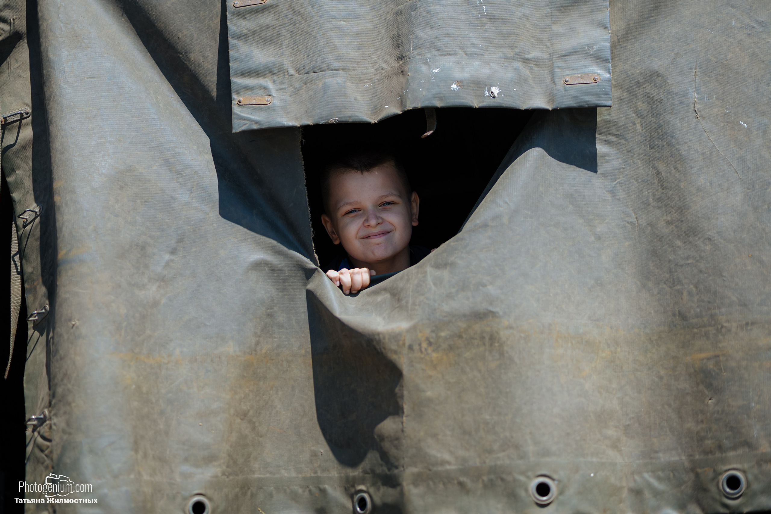 8 июня «Патриоты из Курска» сбор гуманитарной помощи у кинотеатра «Родина». Фотограф Нижний Новгород Татьяна Кейод