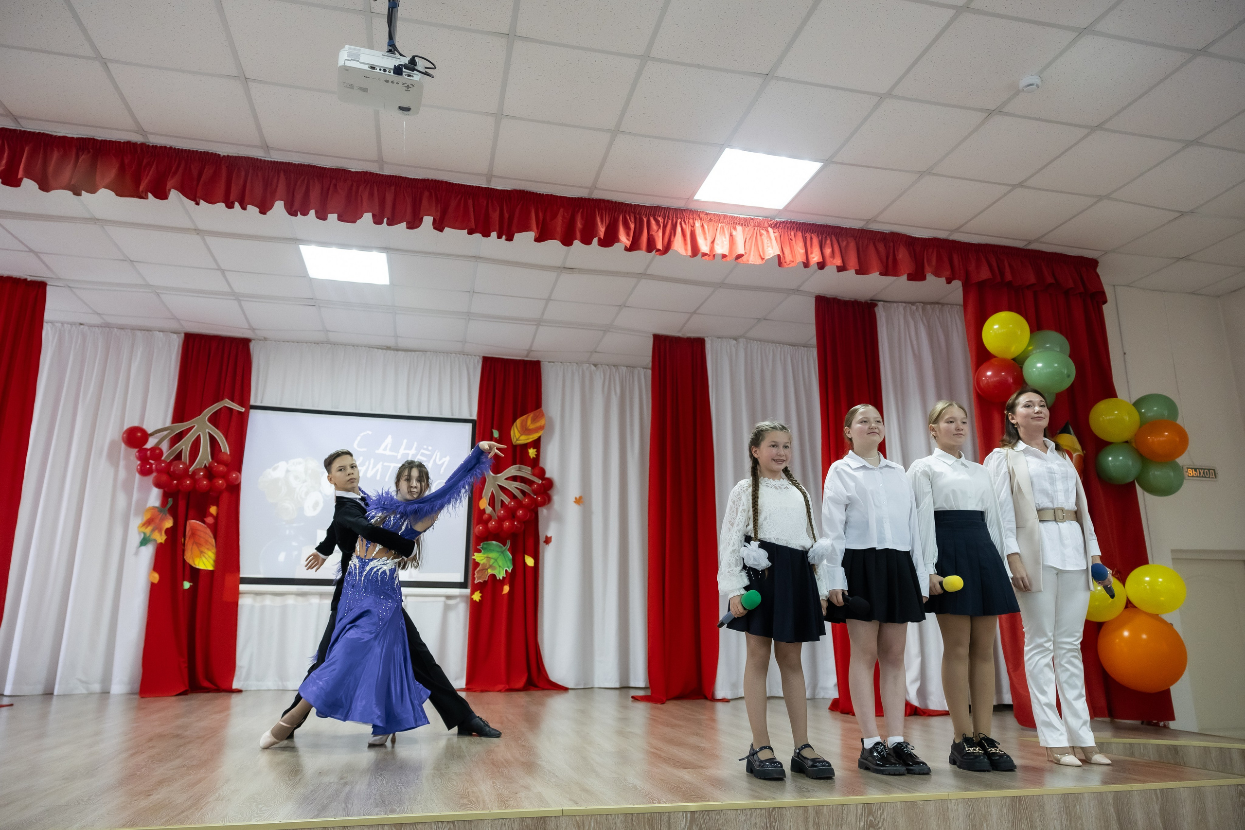 День учителя. Школа 31. Октябрь 2024. Свадебный и Семейный фотограф г. Ижевск Гульназ Солдатова. Гульназ фото