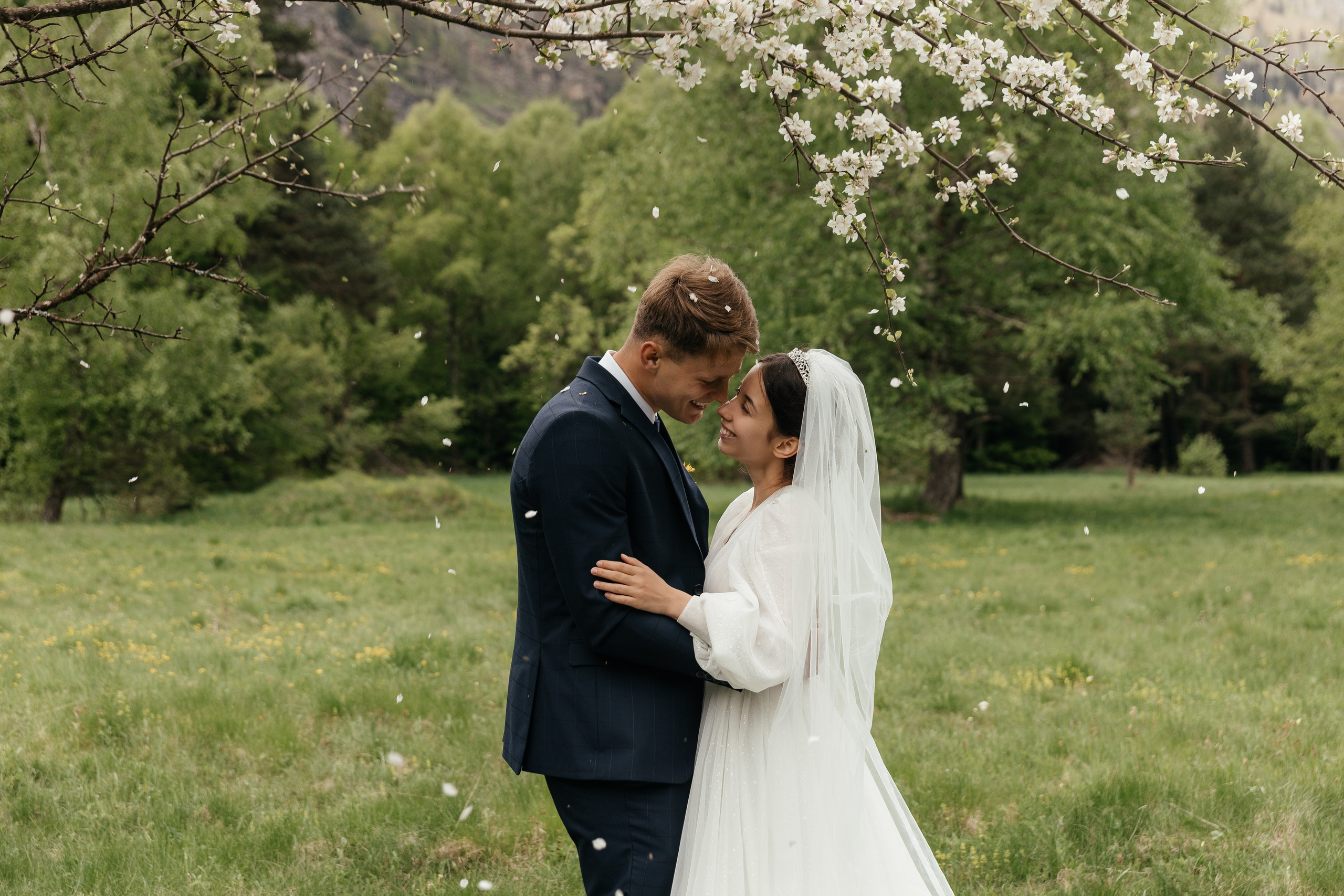 Вениамин и Валерия в Домбае. Миленина Юлия Свадебный и семейный фотограф в Краснодаре