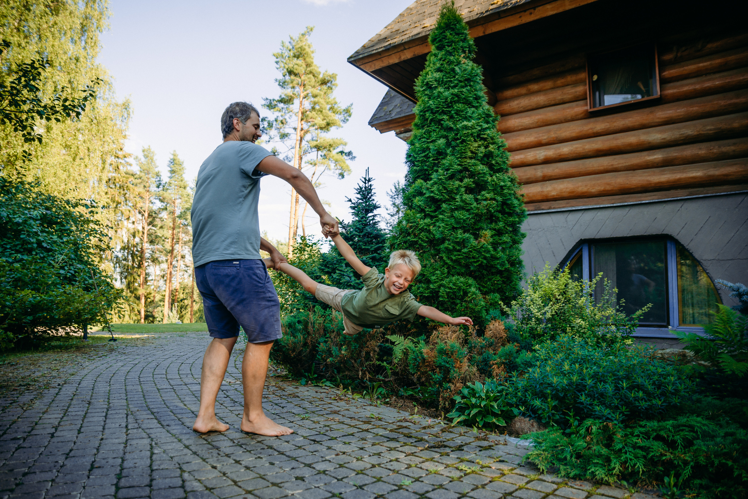 Летняя фотосессия на даче в Санкт-Петербурге и пригородах, семейная фотосессия на даче, семейный фотограф в Санкт-Петербурге