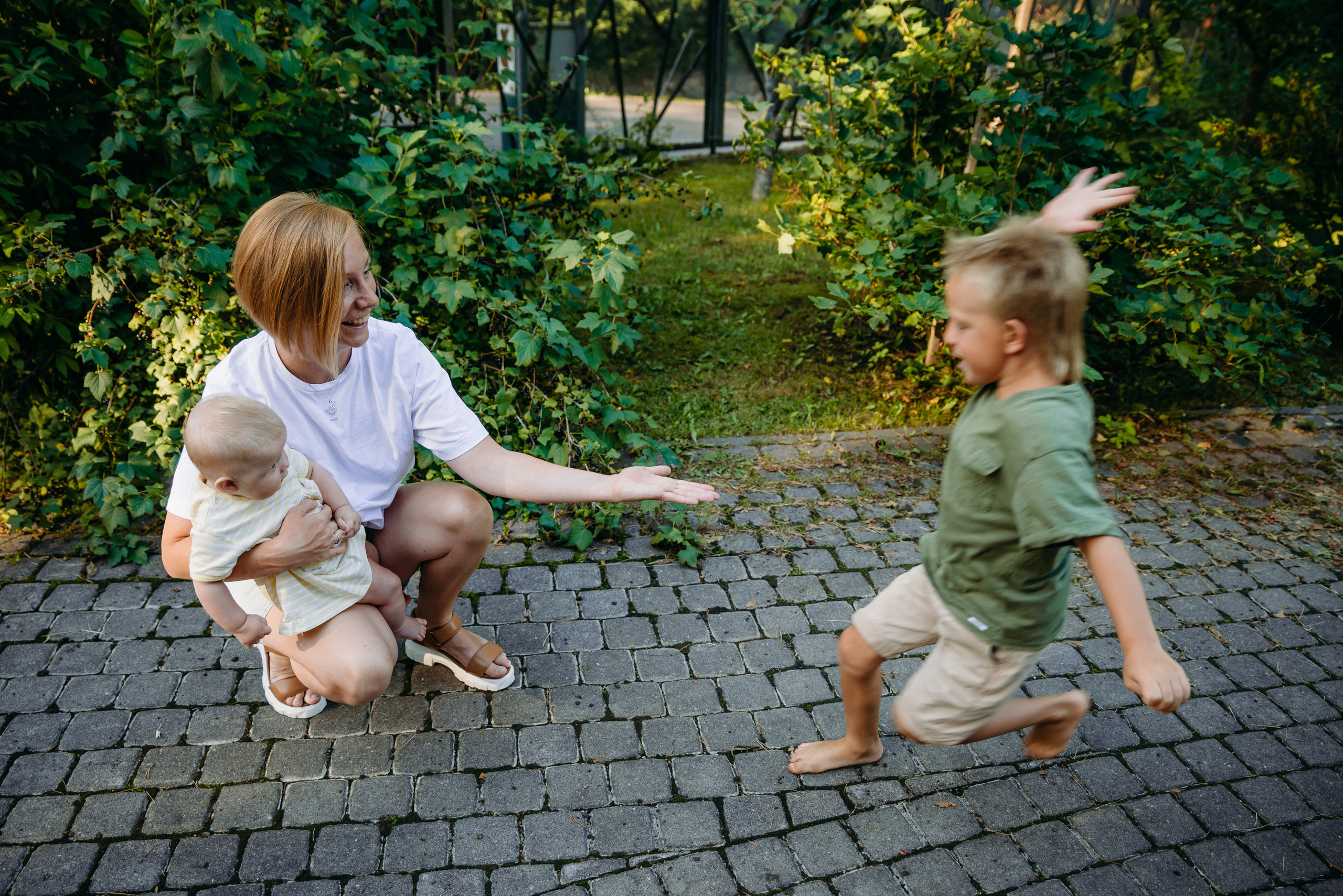 Семейная фотосессия на даче. Семейный и детский фотограф в Санкт-Петербурге Маша Бичан