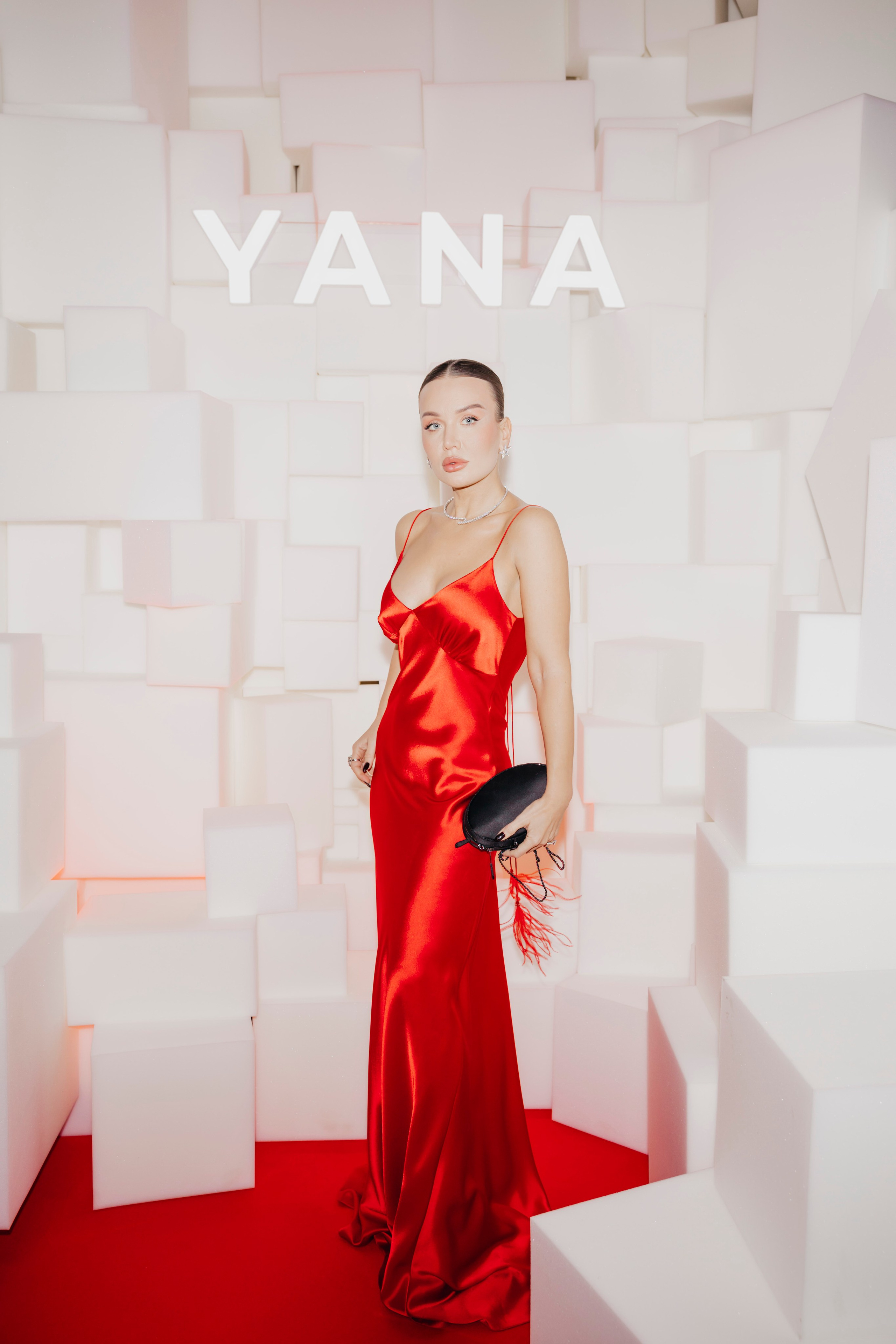 «Снежный Коктейль» от дома моды «YANA» Яны Раскаваловой. «Птичка на проводе»: информационный портал в Москве