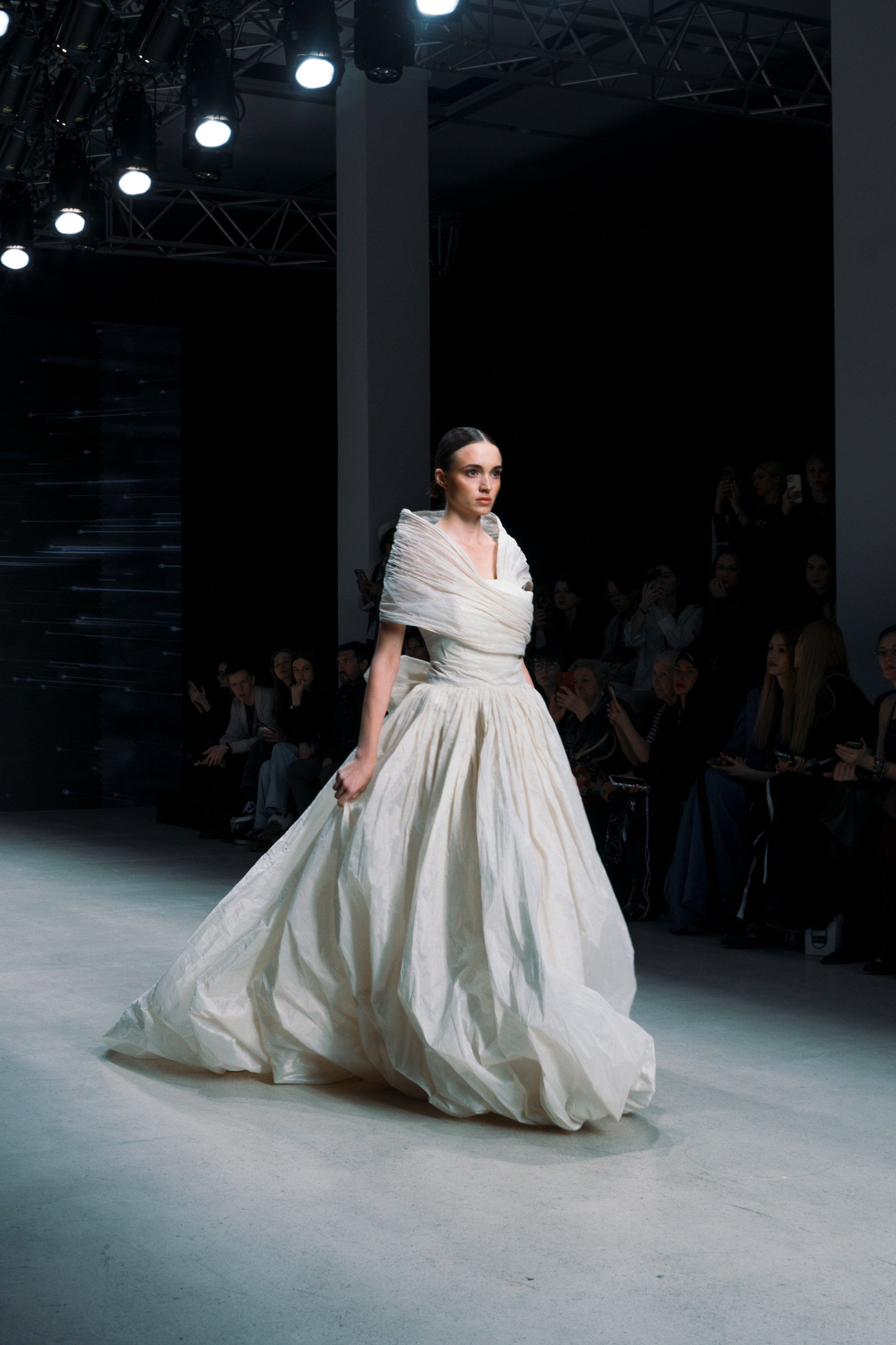 Fashion Week 2025. Свадебный фотограф в Москве Кристина Чехова