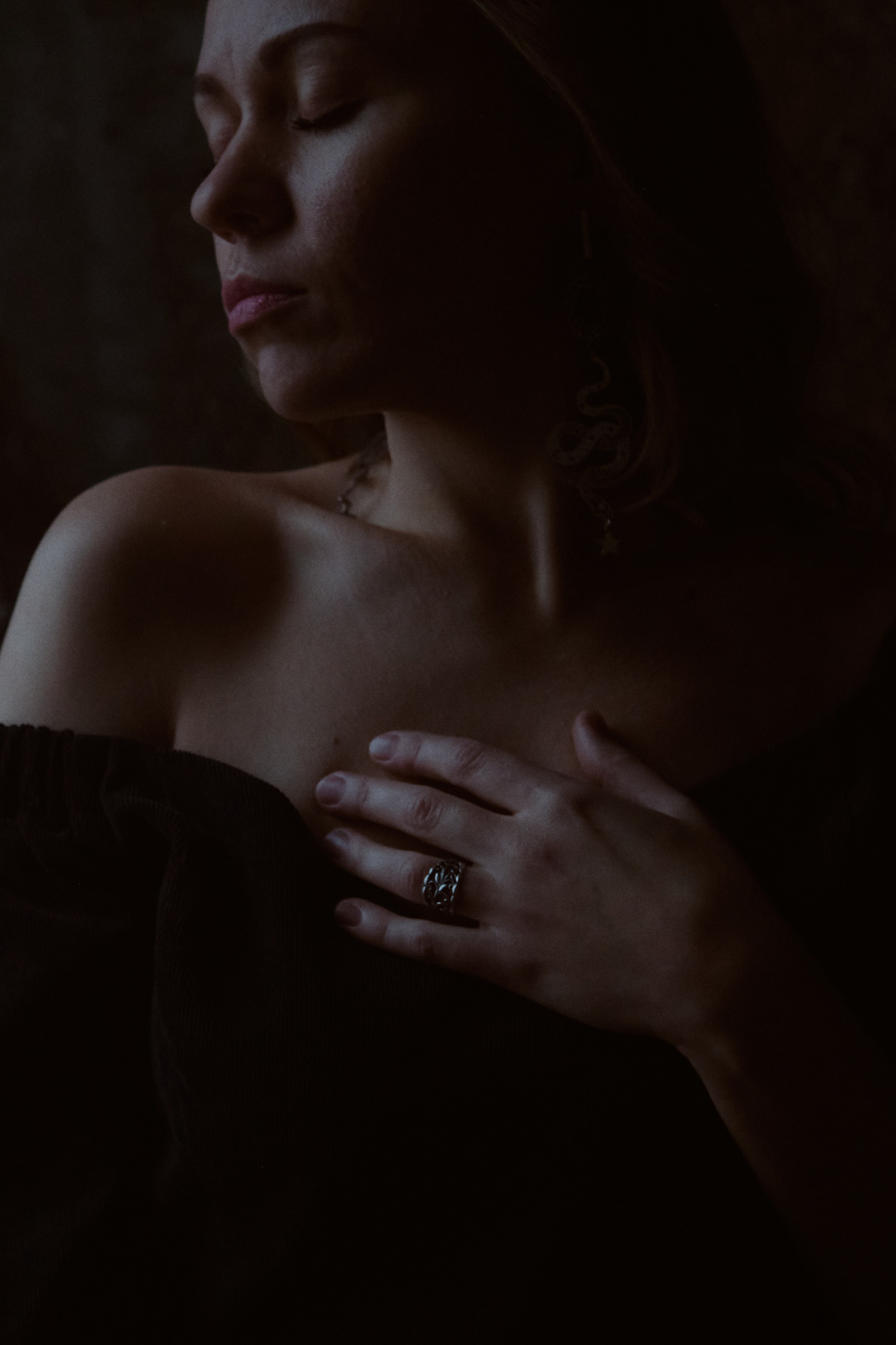 Тень. Фотограф лавстори Москва/МО Приятелева Ангелина