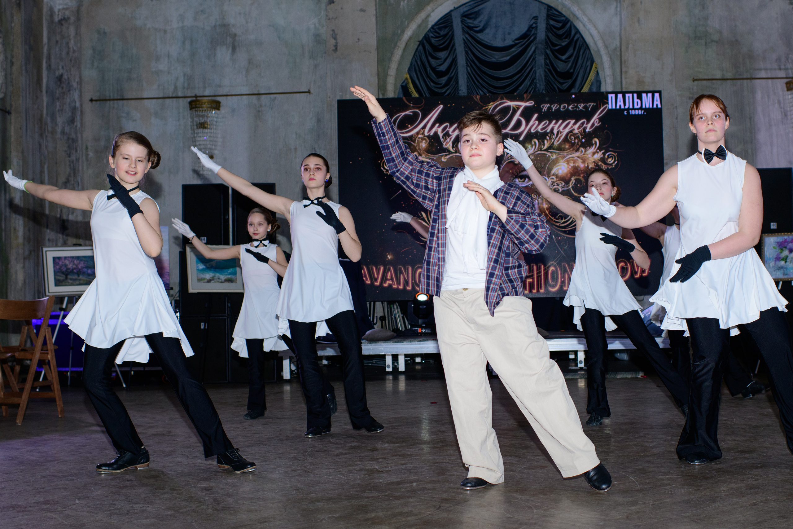 Репортаж модного показа «Люди брендов». Организация и проведение фотосъемок в Санкт-Петербурге. Фотограф Смирягин Илья