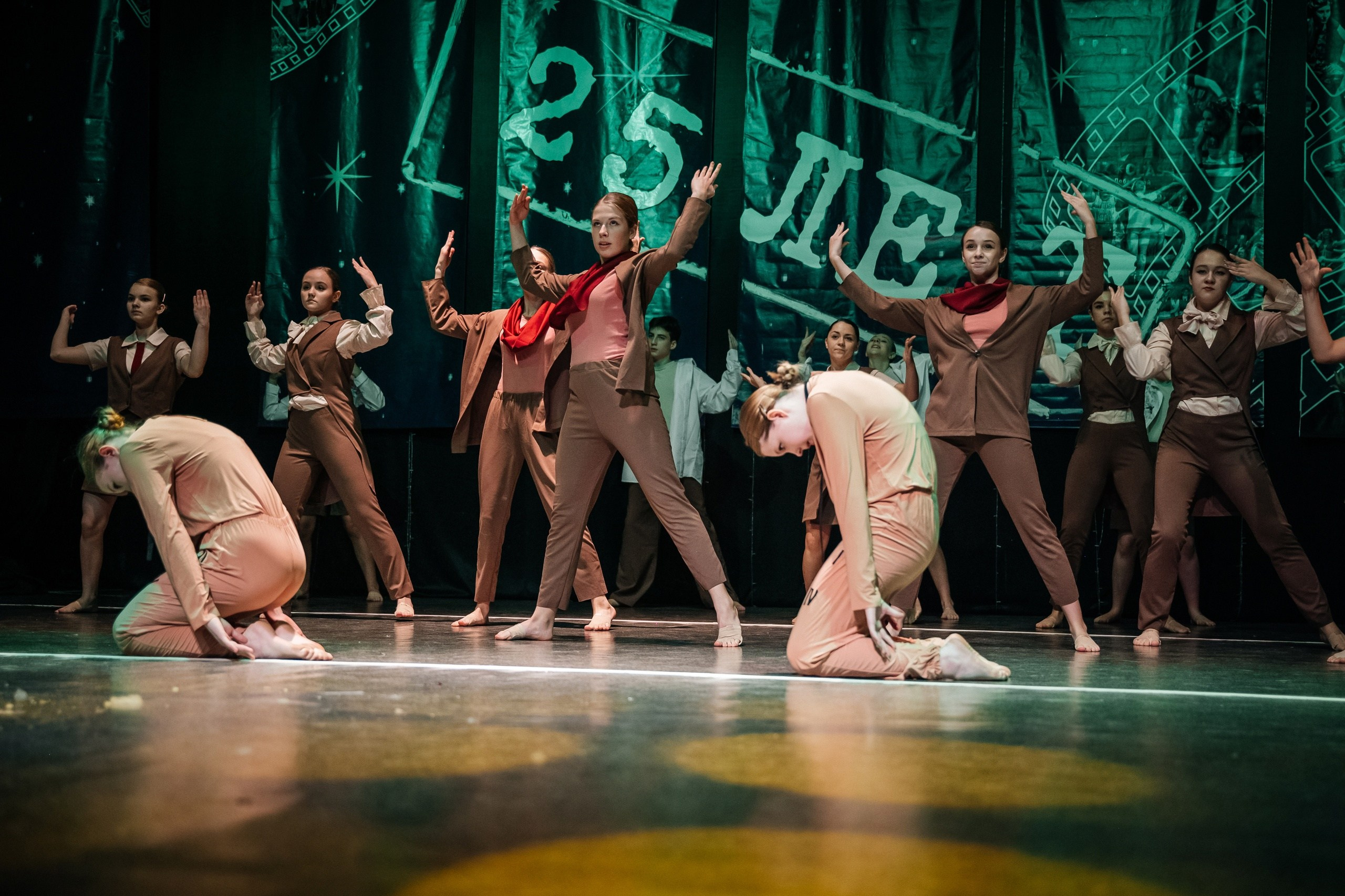 Танцы. Фотограф Елена Рогашкова