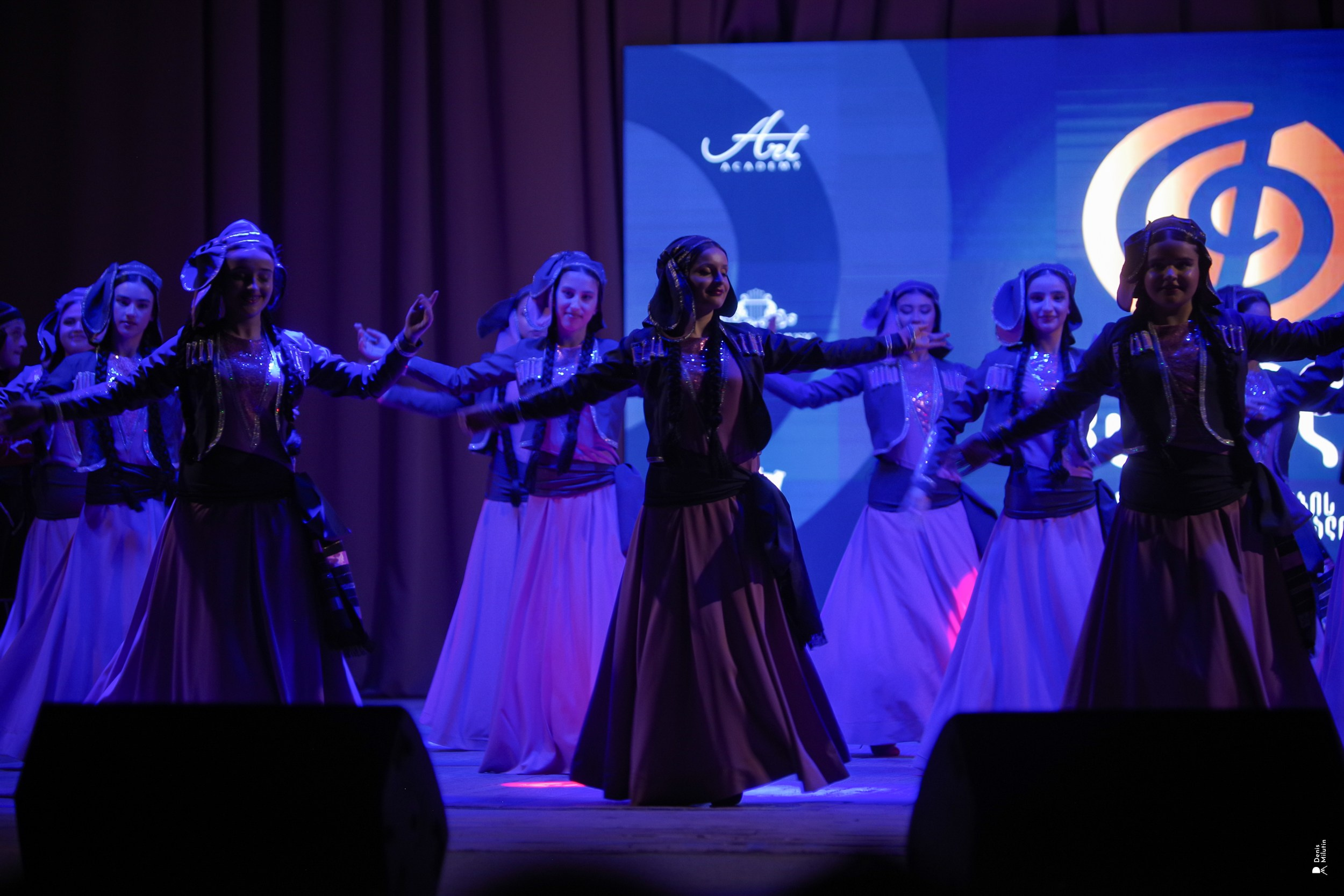 Танцы в Хоби. Портретный фотограф Денис Милютин