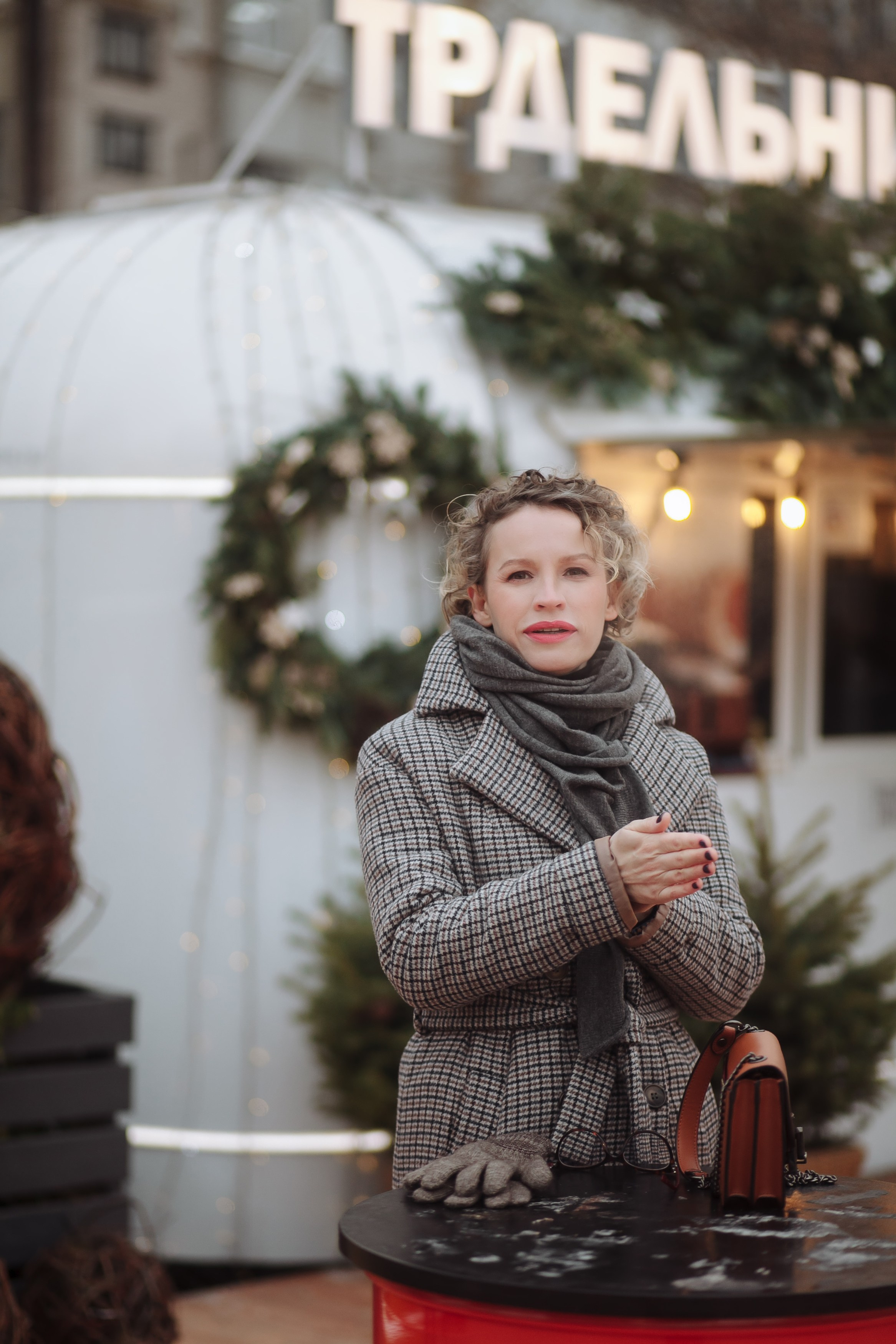 Лена, ноябрьский ветер и залив. Семейный фотограф, свадебный фотограф, женский портрет в Санкт-Петербу