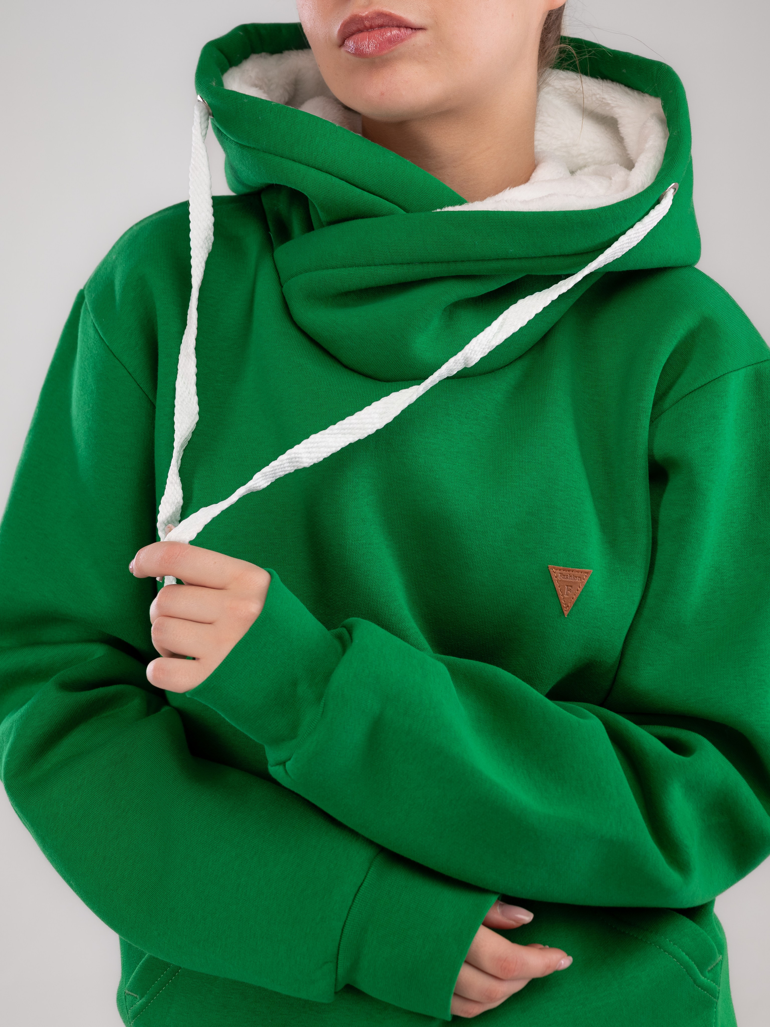 Спортивные костюмы и брюки с большой палитрой цветов!. Предметный фотограф, фото для маркетплейсов Пятигорск, КМВ