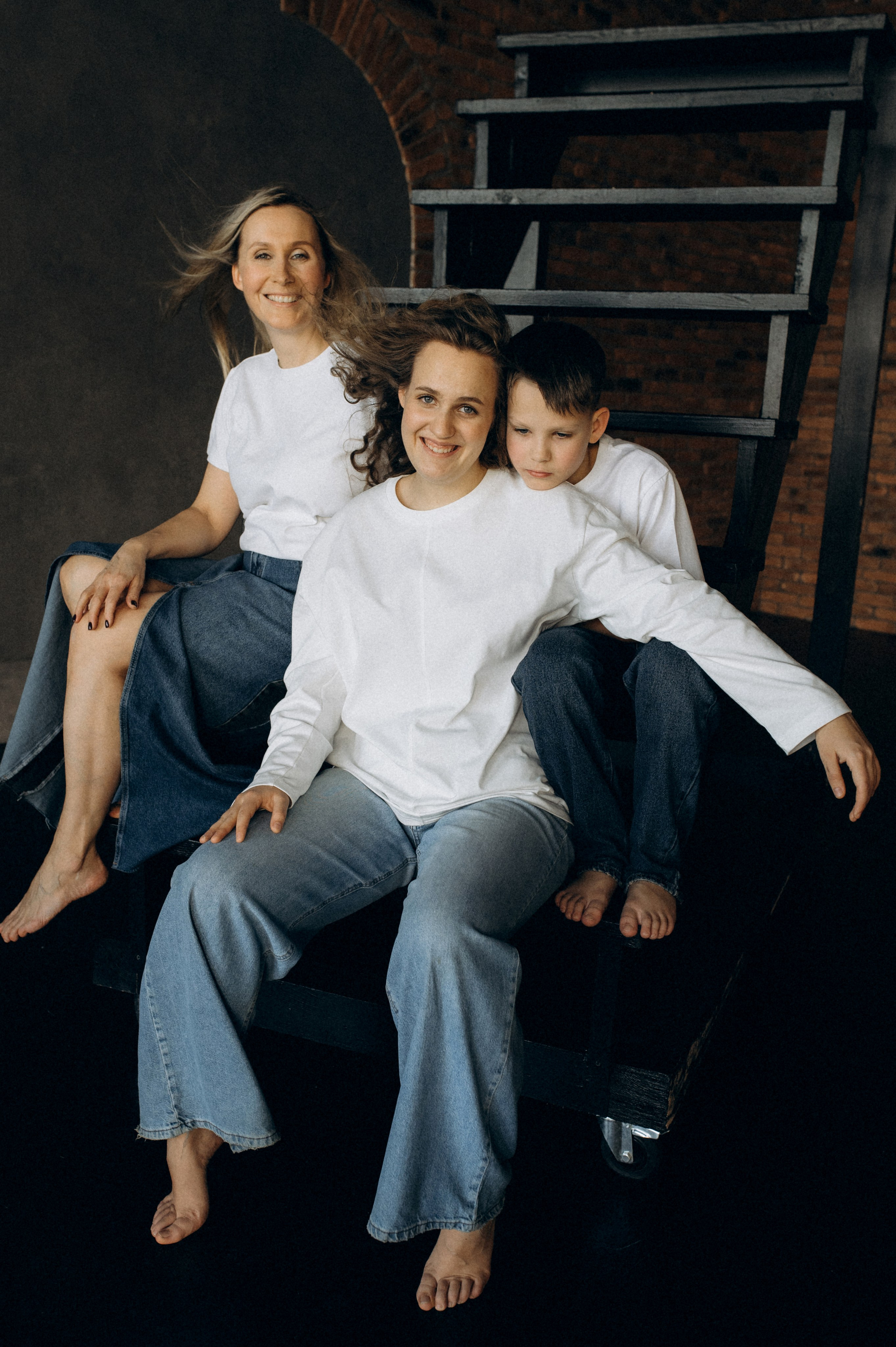 Фотосессия большой семьи в студии. Семейный фотограф в Новосибирске Женя Индрикова