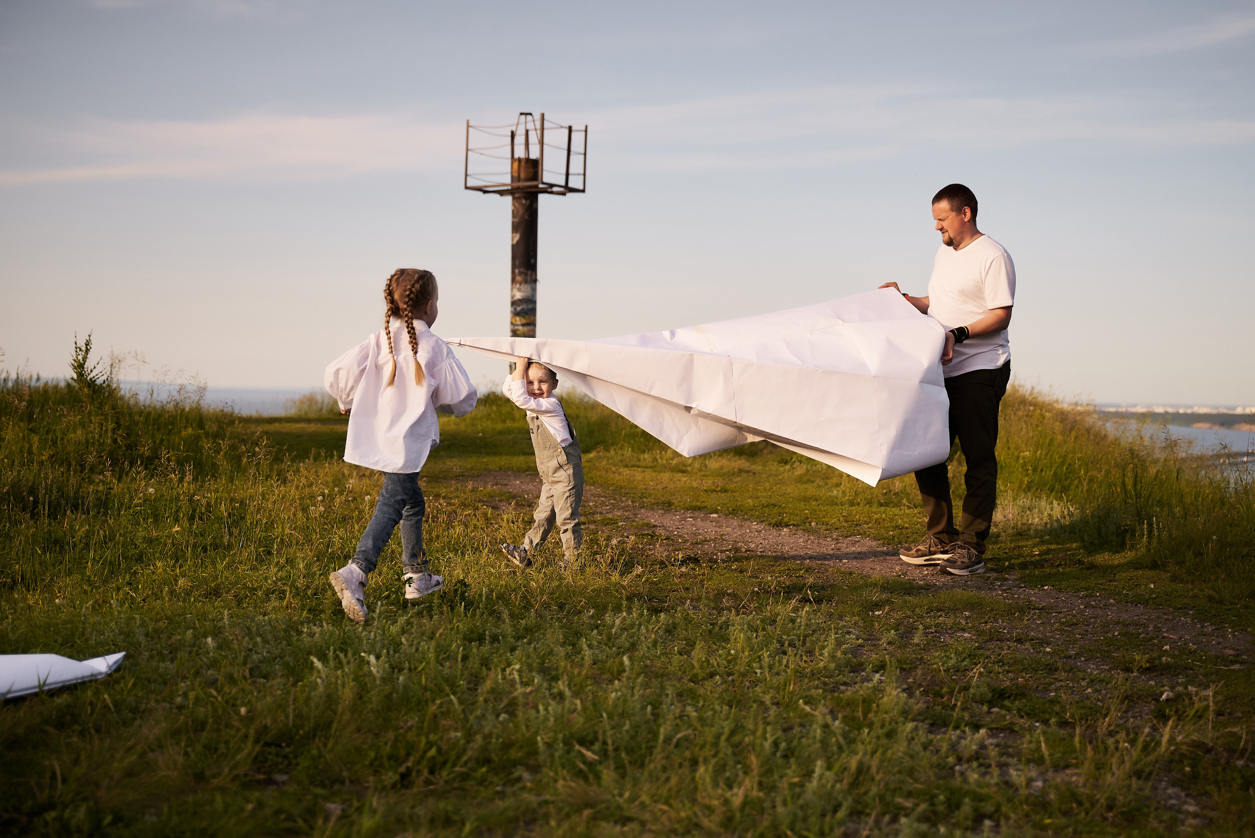 Летняя история. Бумажный самолёт. Детский и семейный фотограф Шемарова Ольга