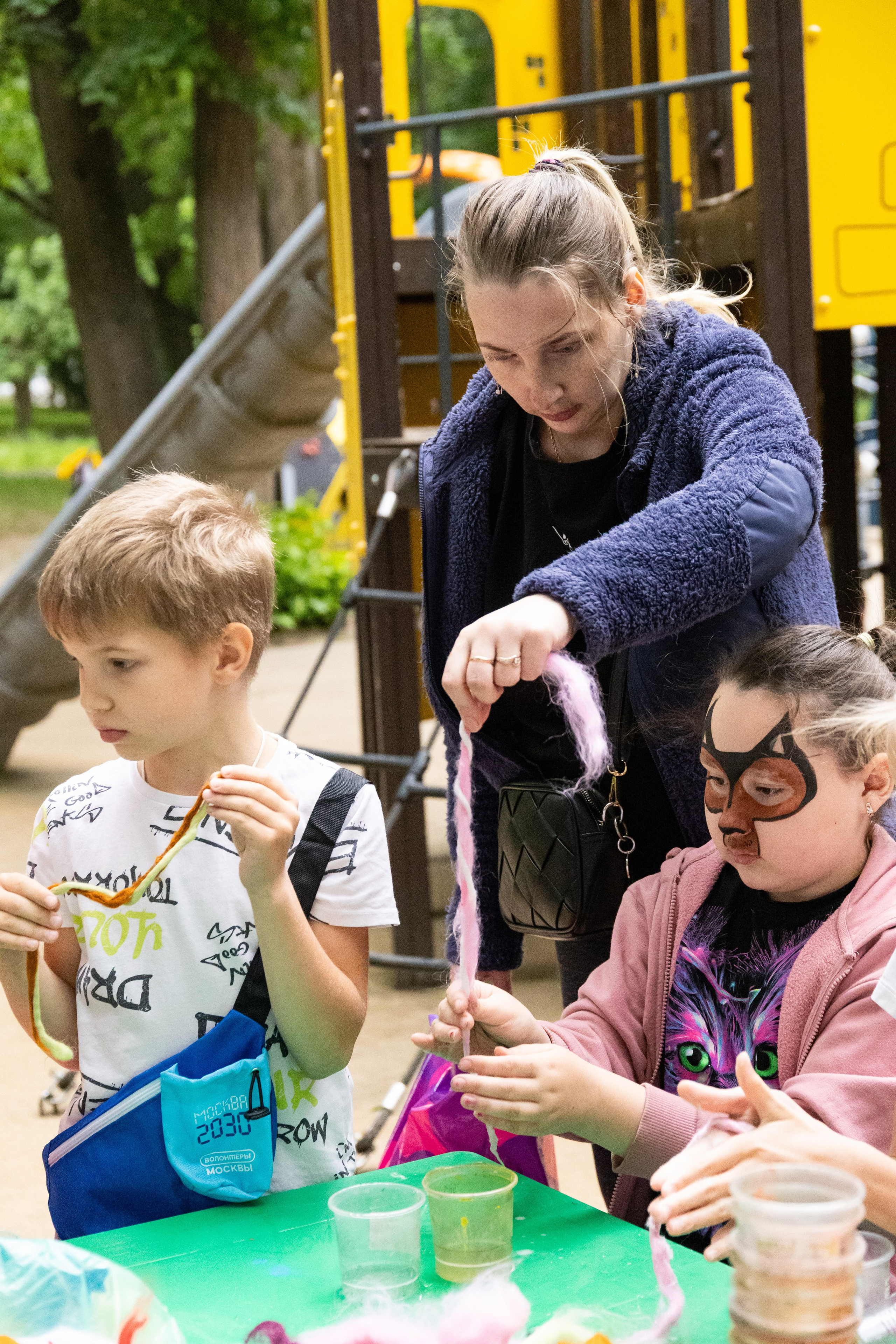 1 июня. День защиты детей и Фестиваль МногоЮность. Выпускные фотоальбомы в Москве и Московской области