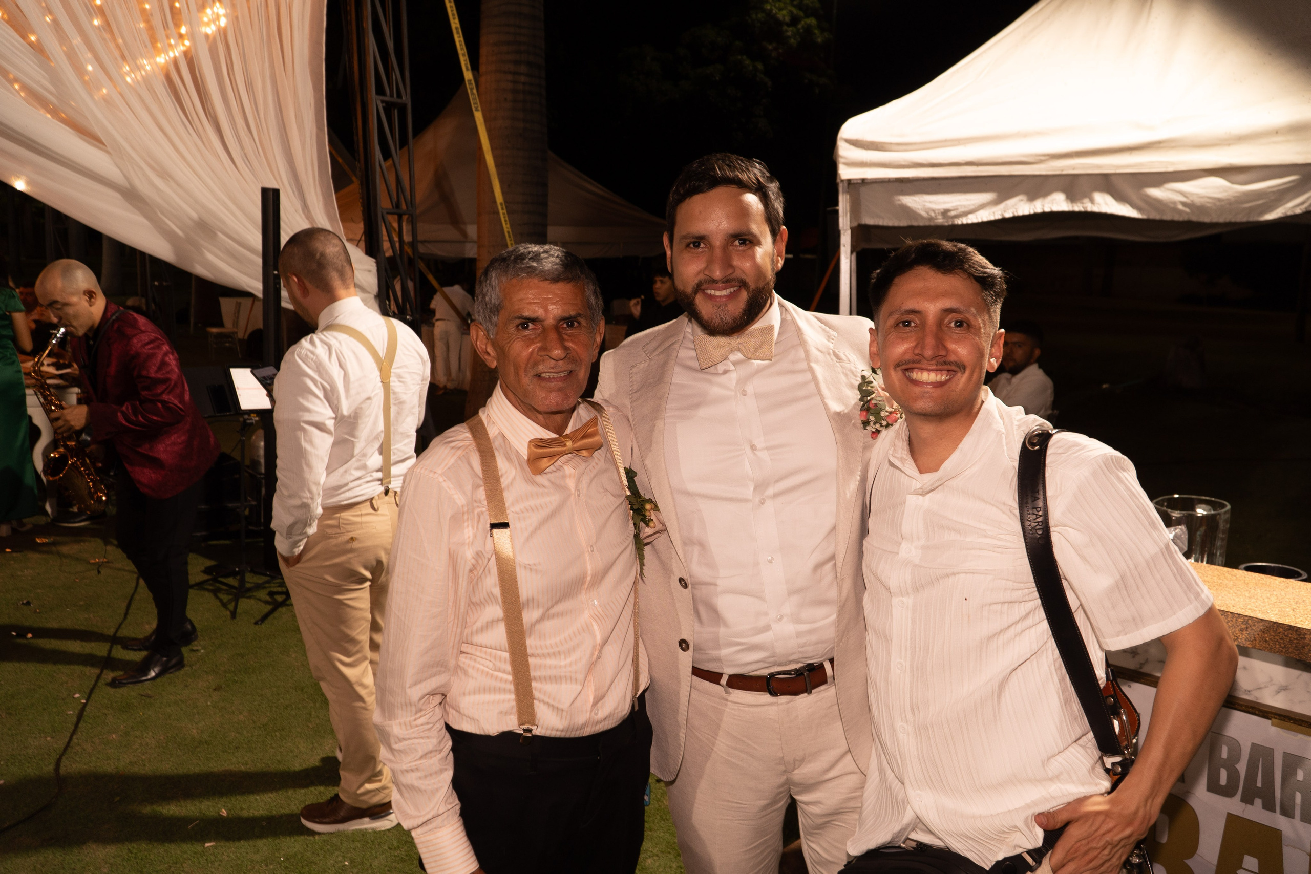 Carola & Gerson. Wedding Photographer in Barcelona and Medellin