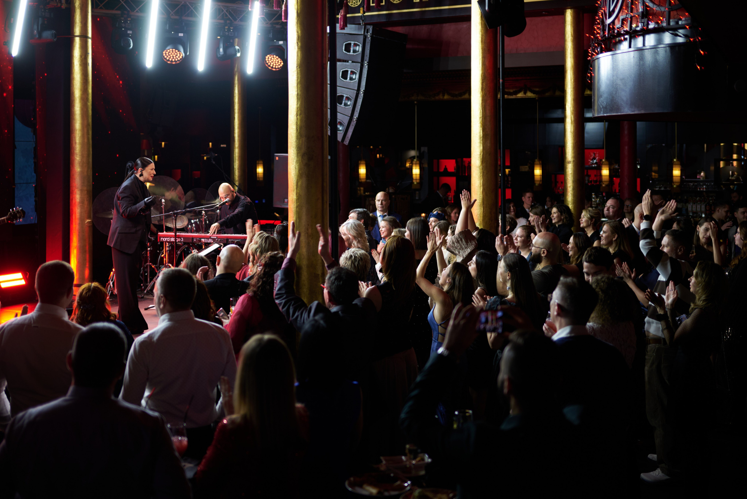 Репортажная съёмка корпоратива и концерта Елки в Петербурге и Москве