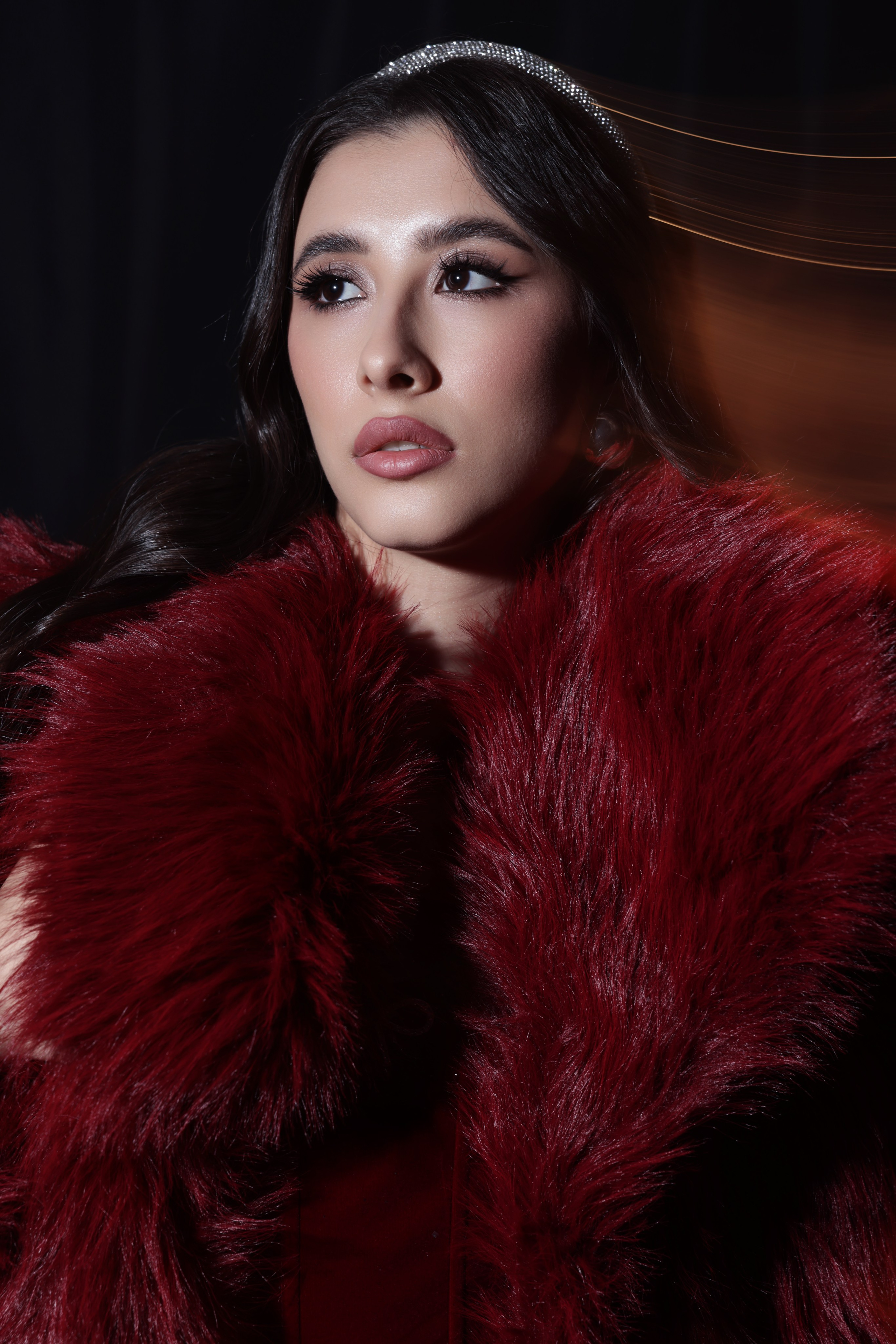 Фотосессия в студии. Я — фотограф, который помогает запечатлеть самые важные моменты вашей жизни!