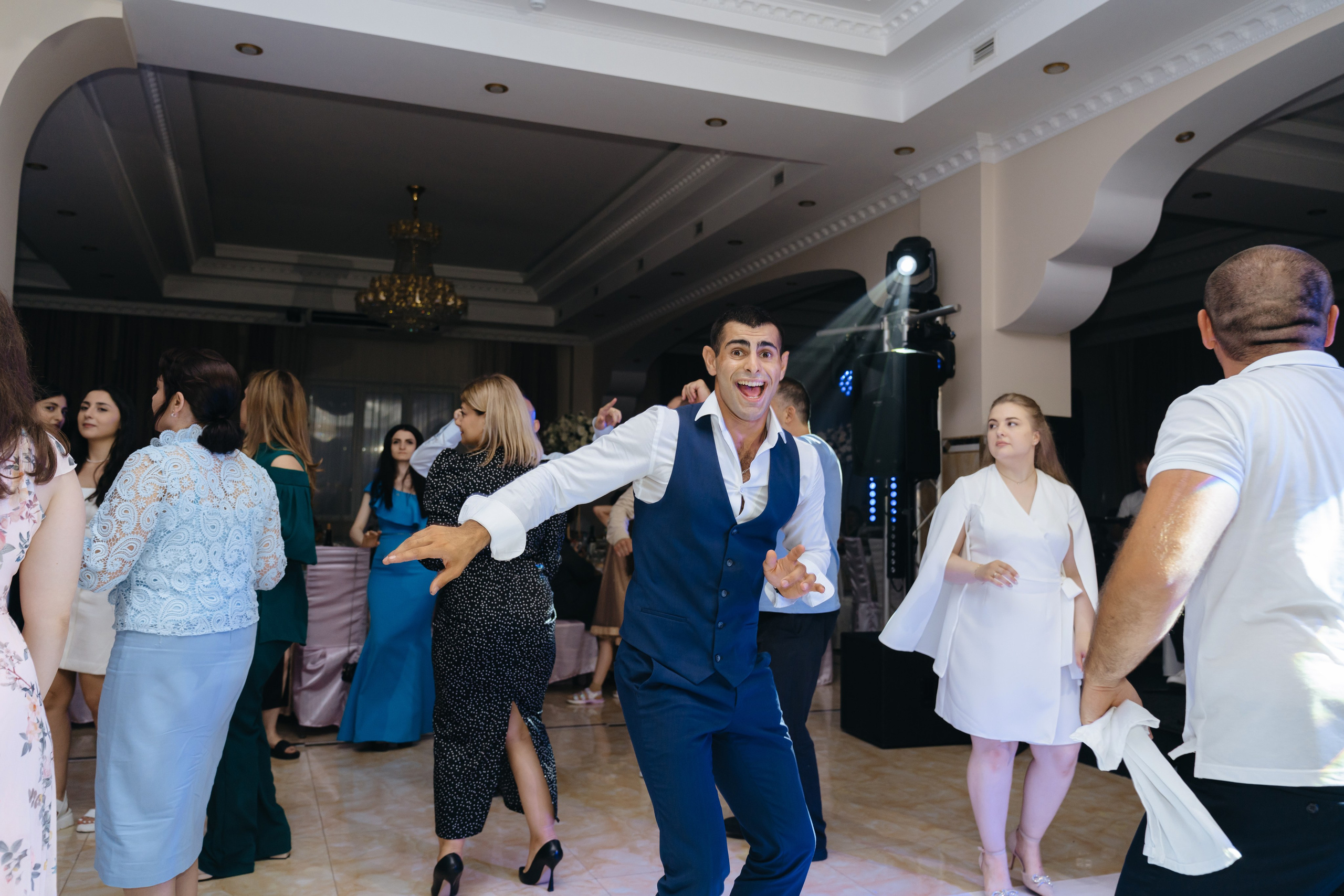 Артем и Лусине. Свадебный фотограф Красноярск Вязьминова Мария