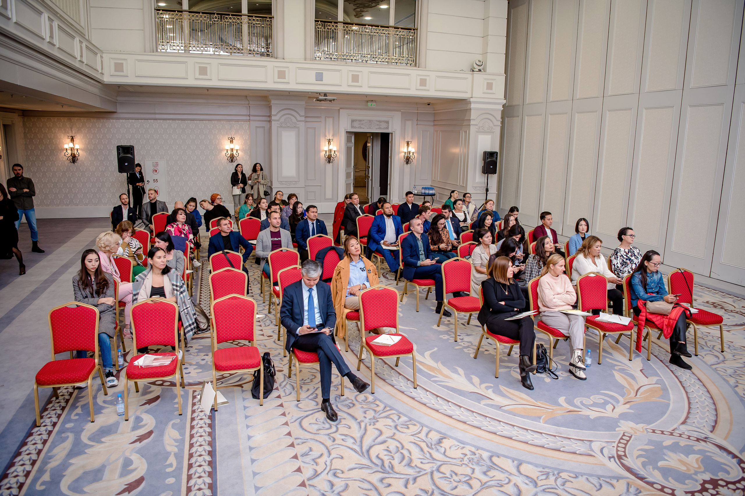 Конференции. Семинары. Елена Северина фотограф, Алматы: репортаж (спорт, концерты, конференции), предметная и фуд-съёмка, портреты, каталоги, фэшн, ретушь