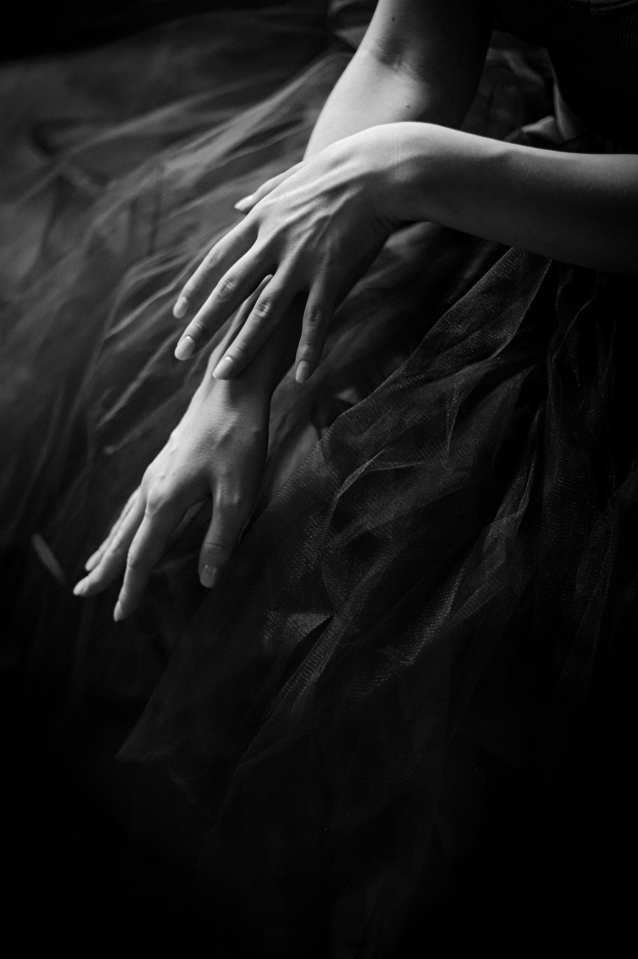 Танец рук Лизы. Портретный и эротический фотограф Ирина Подборская (18+)