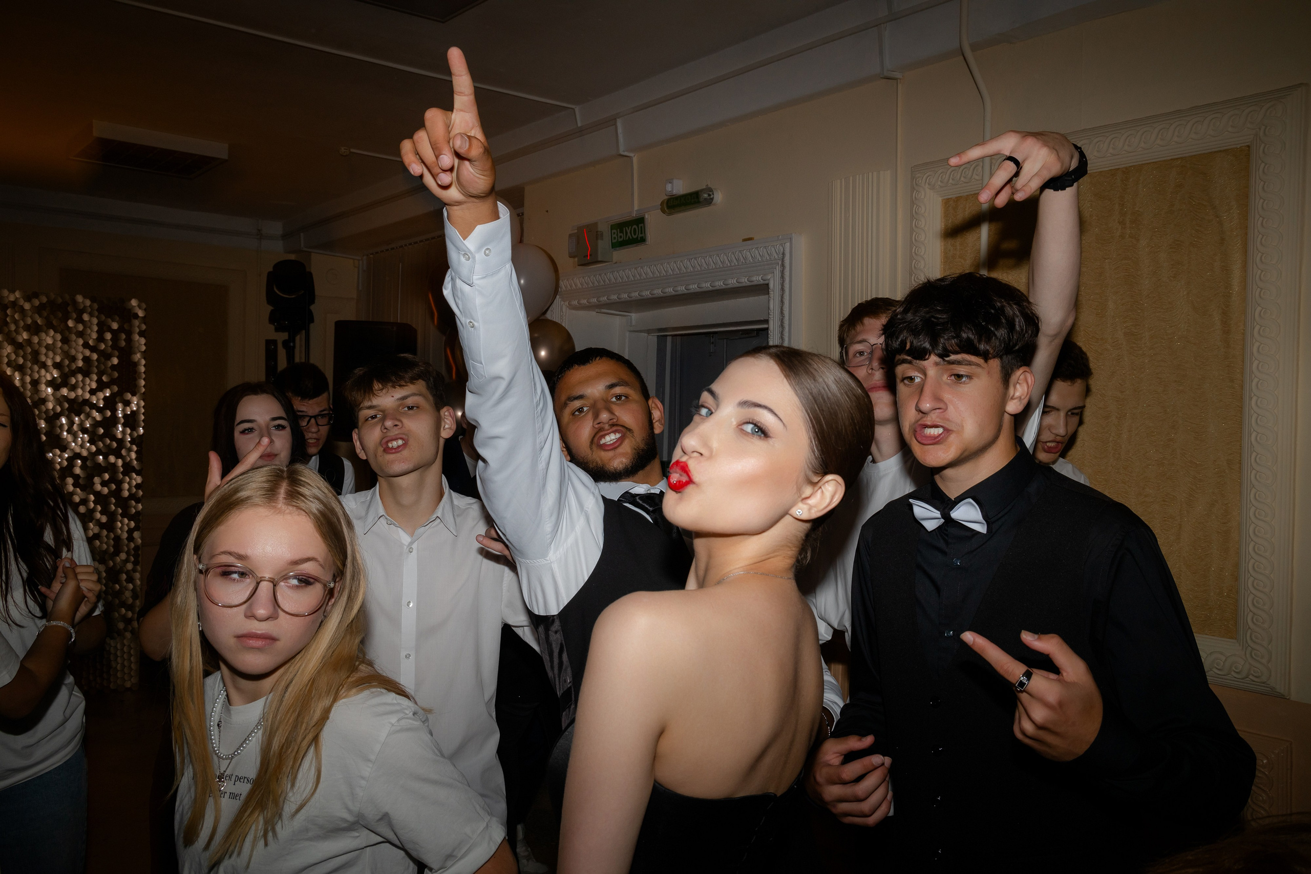 Школьный выпускной 2024 год в Соколе (Минск). Свадебный фотограф в Минске/Беларуси Сергей Спиридонов