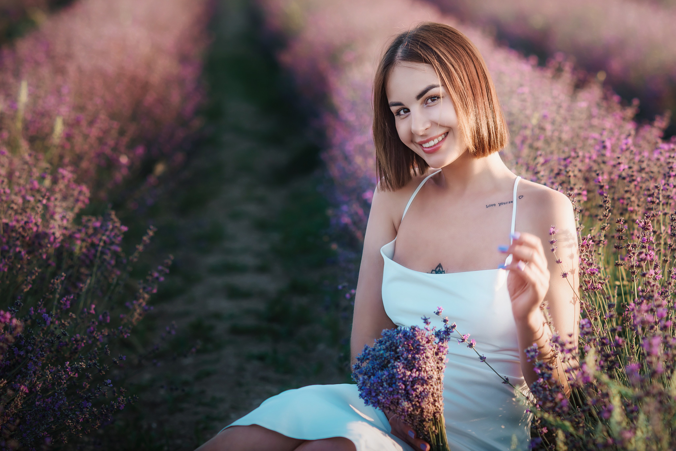 Фотосессия в лавандовом поле. Прогулочная фотосессия в Крыму. Фотограф в Симферополе Ольга Топоривская. Красивые места для фотосессий в Крыму.