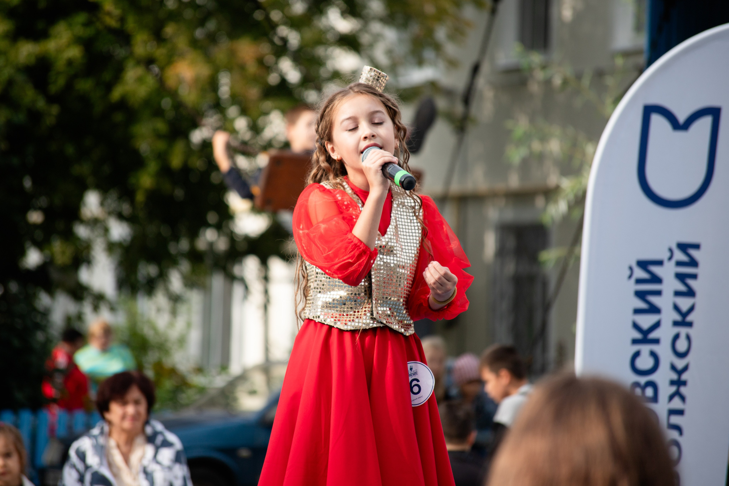 Голос Нашего Двора, Вахитовский район, 2024. Портретный и репортажный фотограф Елизавета Рудовская|Казань