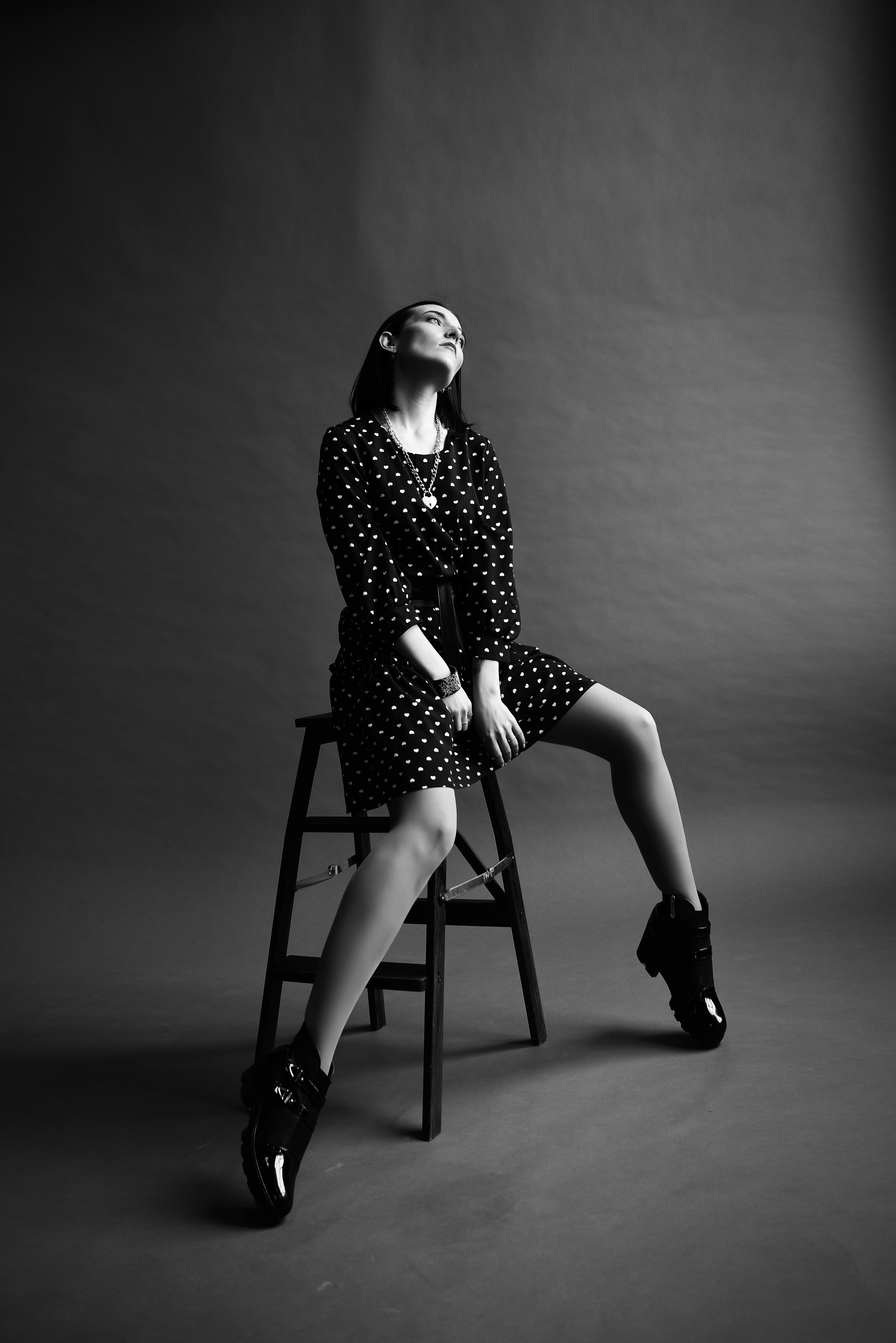 Индивидуальная студийная. Свадебный, семейный, детский, контент фотограф в Омске Максим Ильин