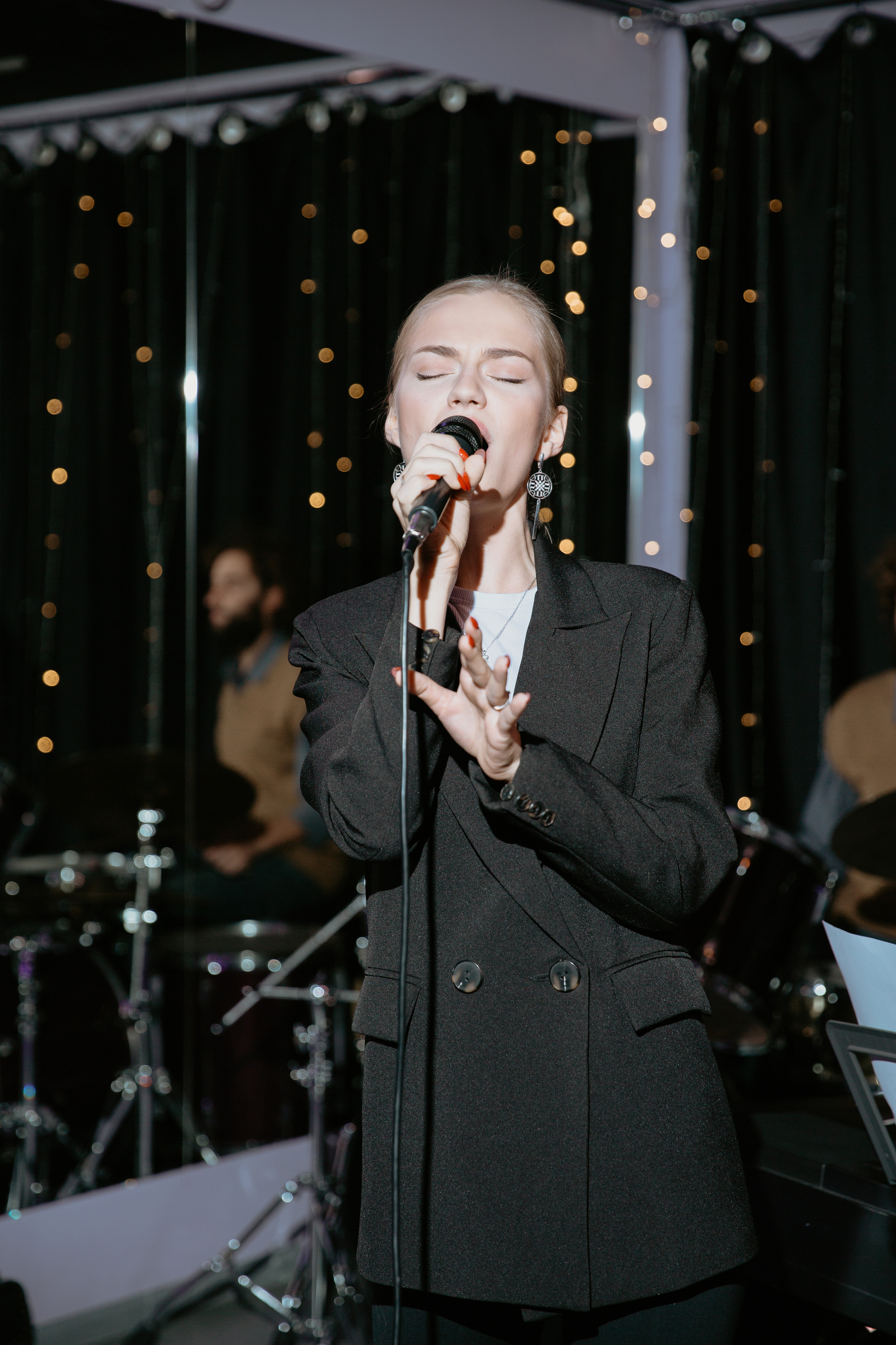 Мадмуазель поет Джаз. Свадебный и семейный фотограф в Москве Julia Juice