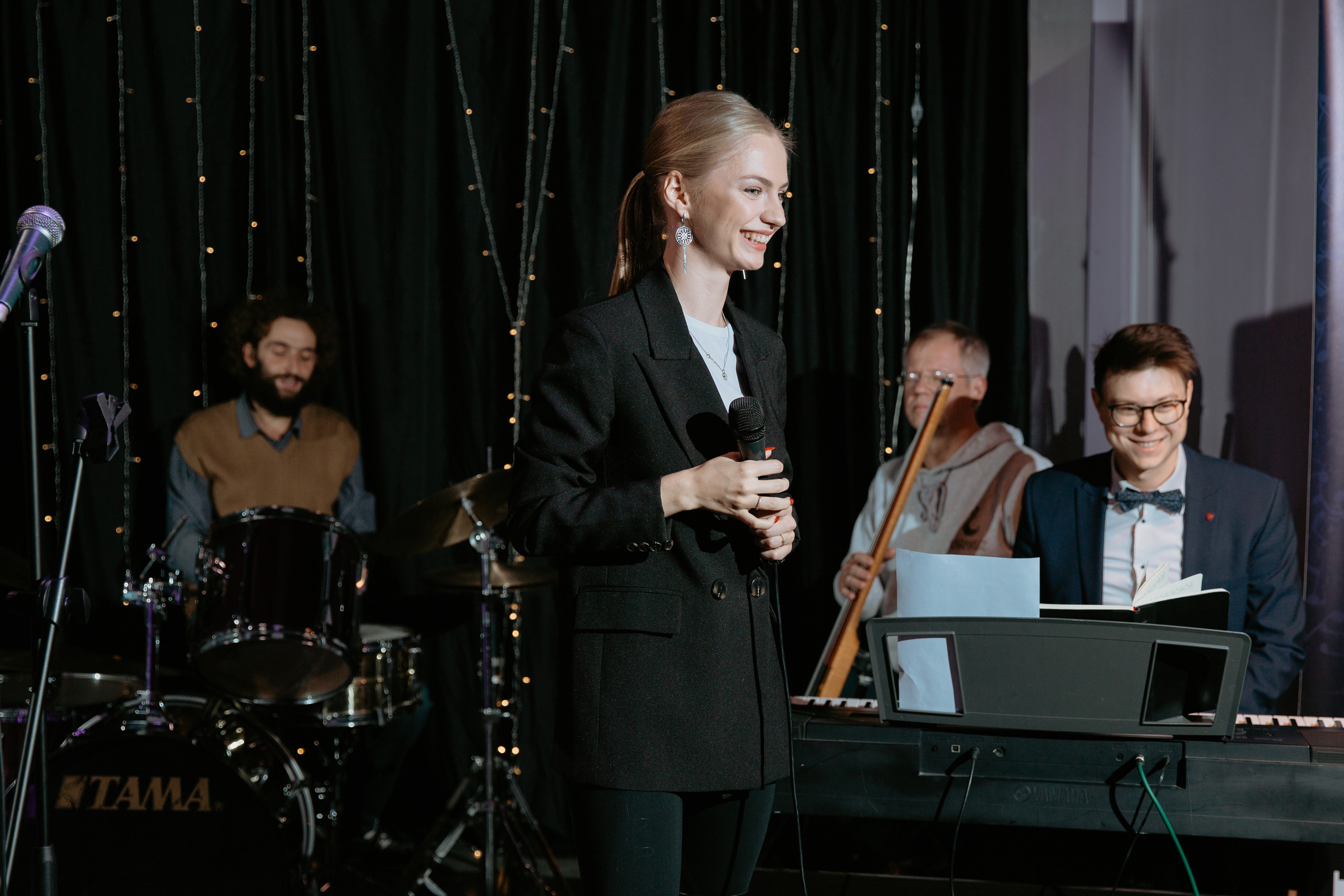 Мадмуазель поет Джаз. Свадебный и семейный фотограф в Москве Julia Juice