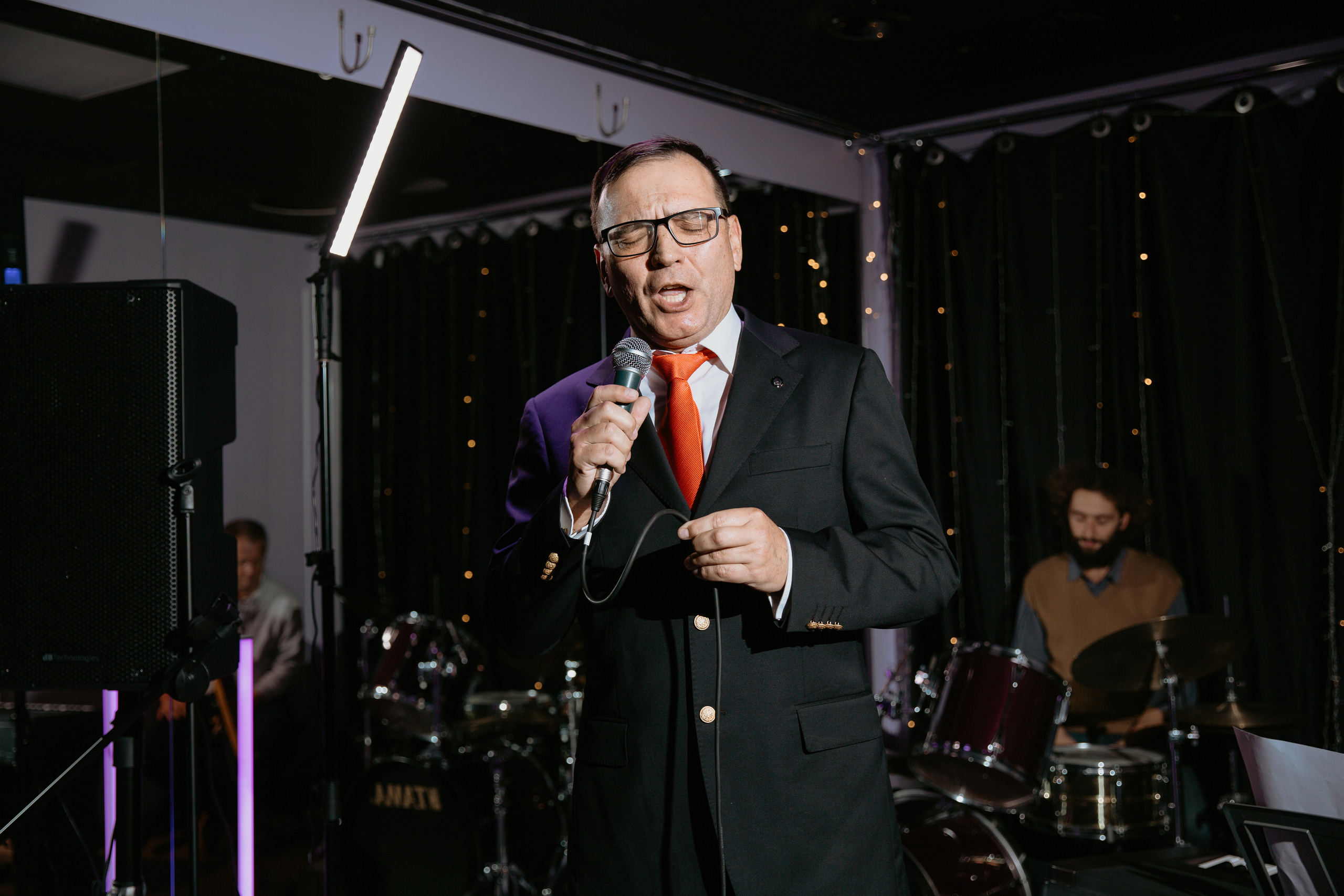 Мадмуазель поет Джаз. Свадебный и семейный фотограф в Москве Julia Juice