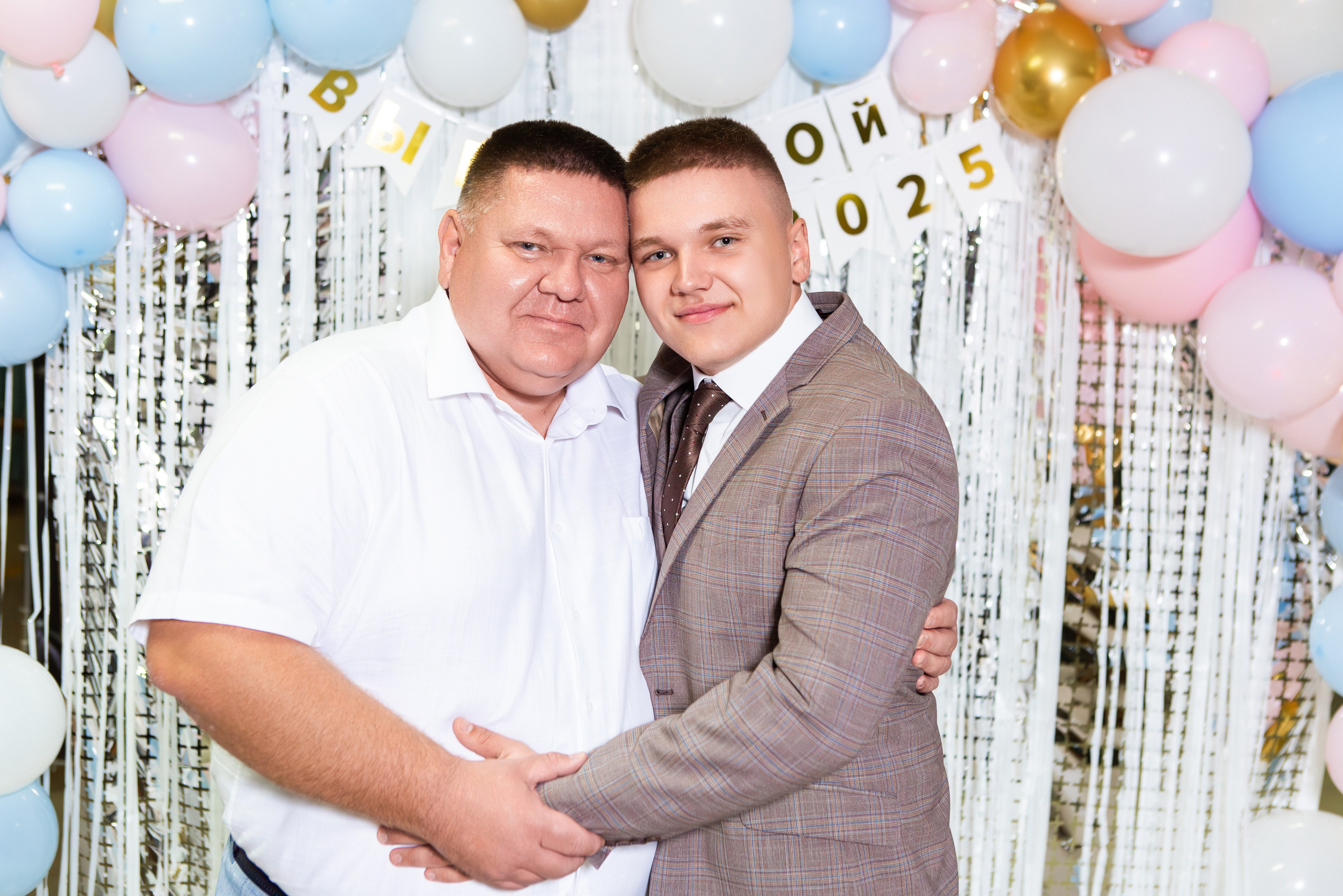 ФОТОСЕССИЯ С РОДИТЕЛЯМИ ВЫПУСКНОЙ 2025 9 ШКОЛА Г.МЦЕНСК. Профессиональный фотограф в Мценске и Орловской области