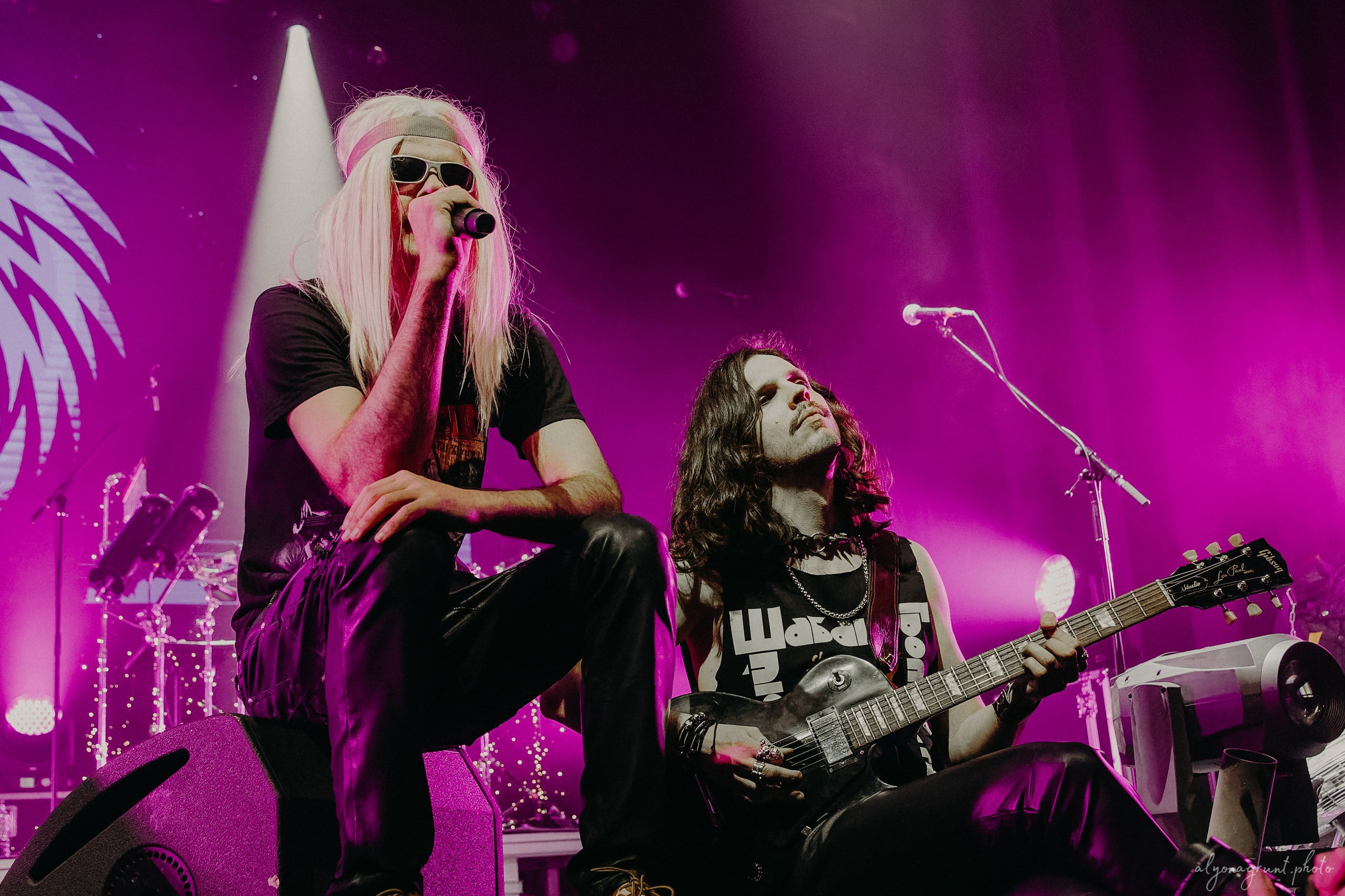 Багровый Фантомас, фоторепортаж, СПб, BASE, 14.12.2025. Алена Адрианова: фотограф в Санкт-Петербурге