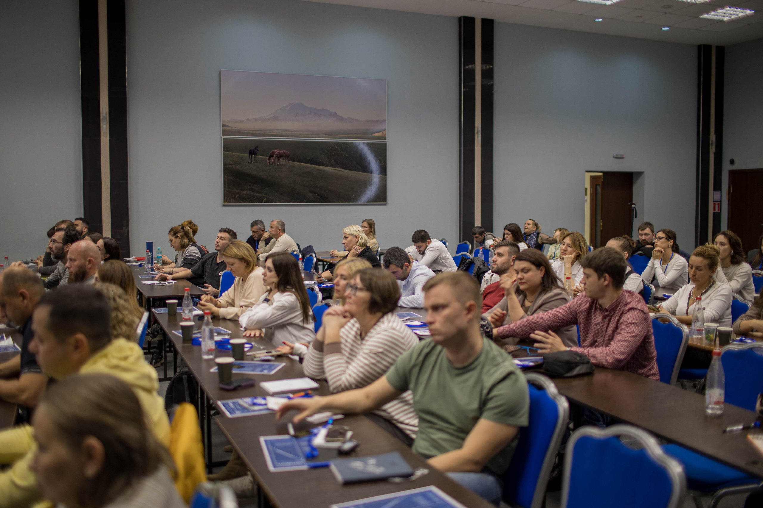 КОНФЕРЕНЦИЯ ПО ПОСУТОЧНОЙ АРЕНДЕ. Медиапродюсер, фотограф в Минеральных Водах —Виктор Холодов