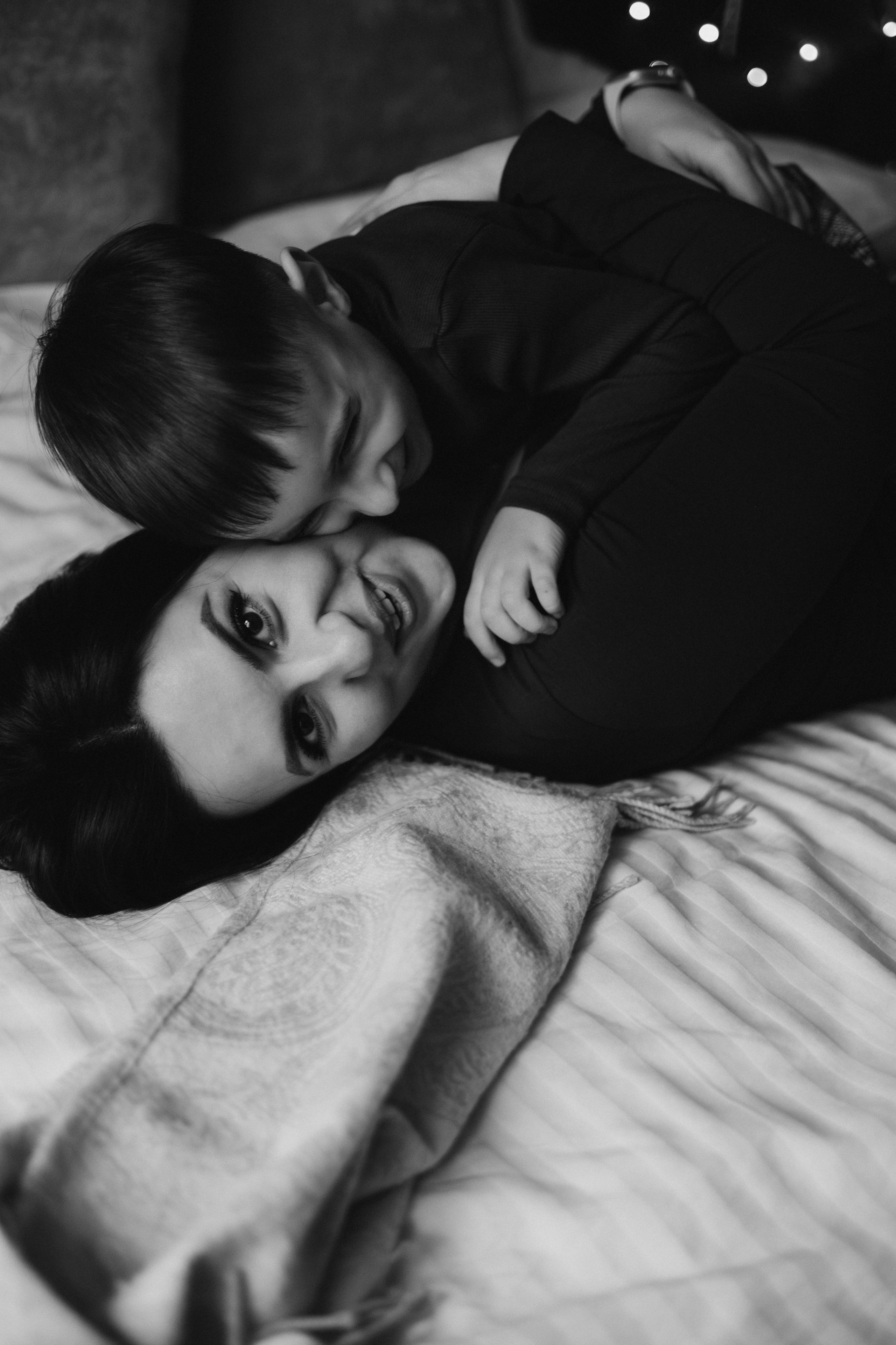 Ложись в снег и закрой лапой нос. Семейный фотограф Донецк